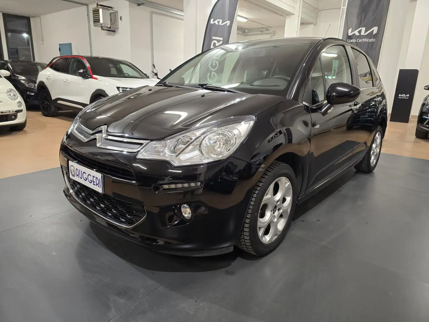 Citroen C3 C3 PureTech 110 S&S Shine parabrezza panoramico Schwarz - 1