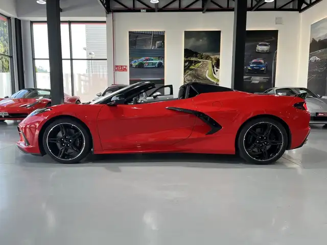 Chevrolet Corvette view 8