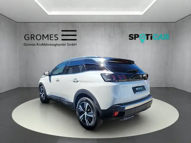 Peugeot 3008 view 5