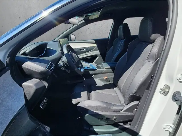 Peugeot 3008 view 9