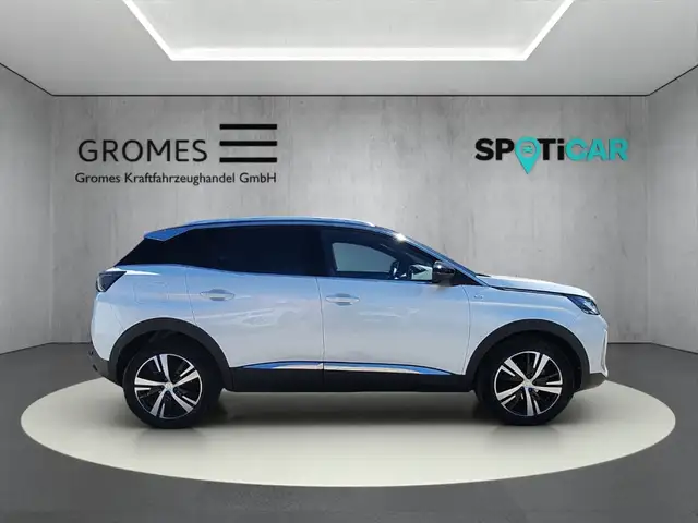 Peugeot 3008 view 2