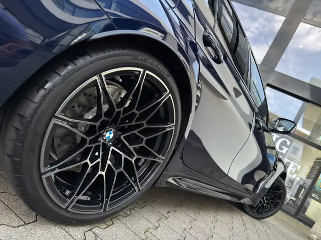 BMW M3 view 3