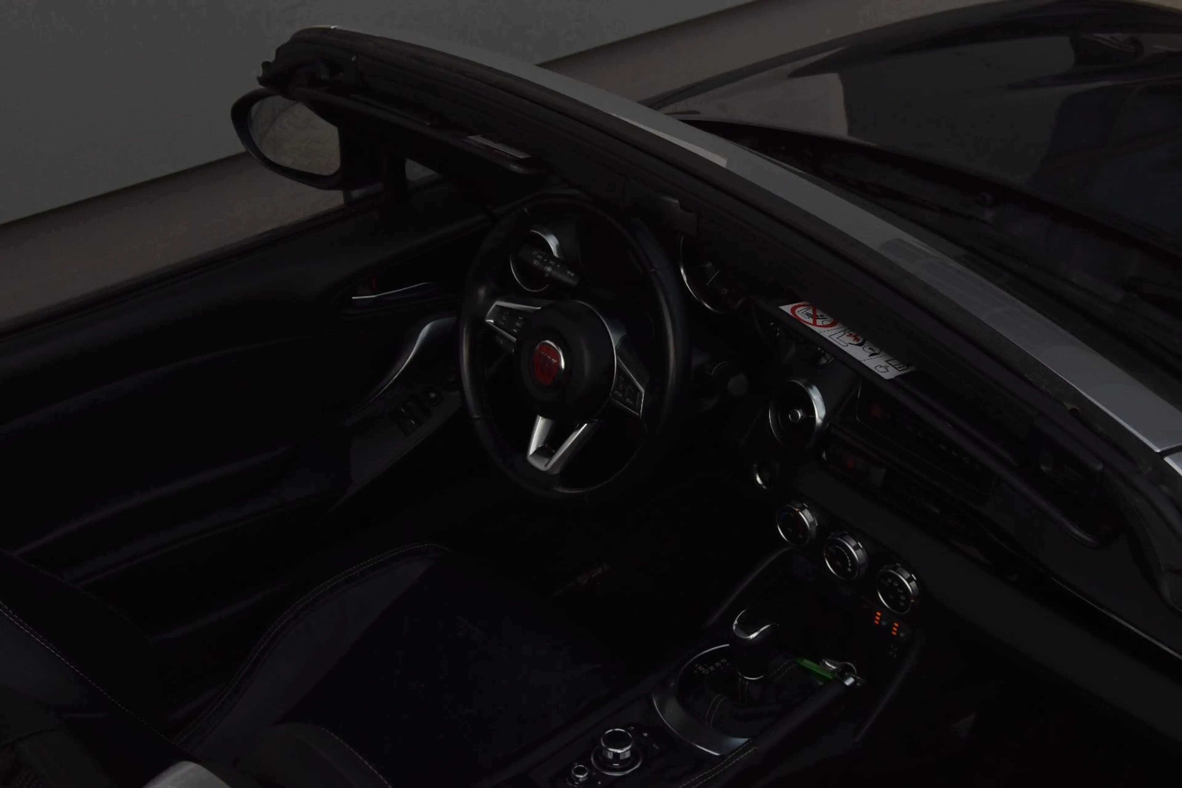 Fiat 124 Spider Lusso!!AUTOMATIK!!Navi,Leder,Xenon ,, — photo 14