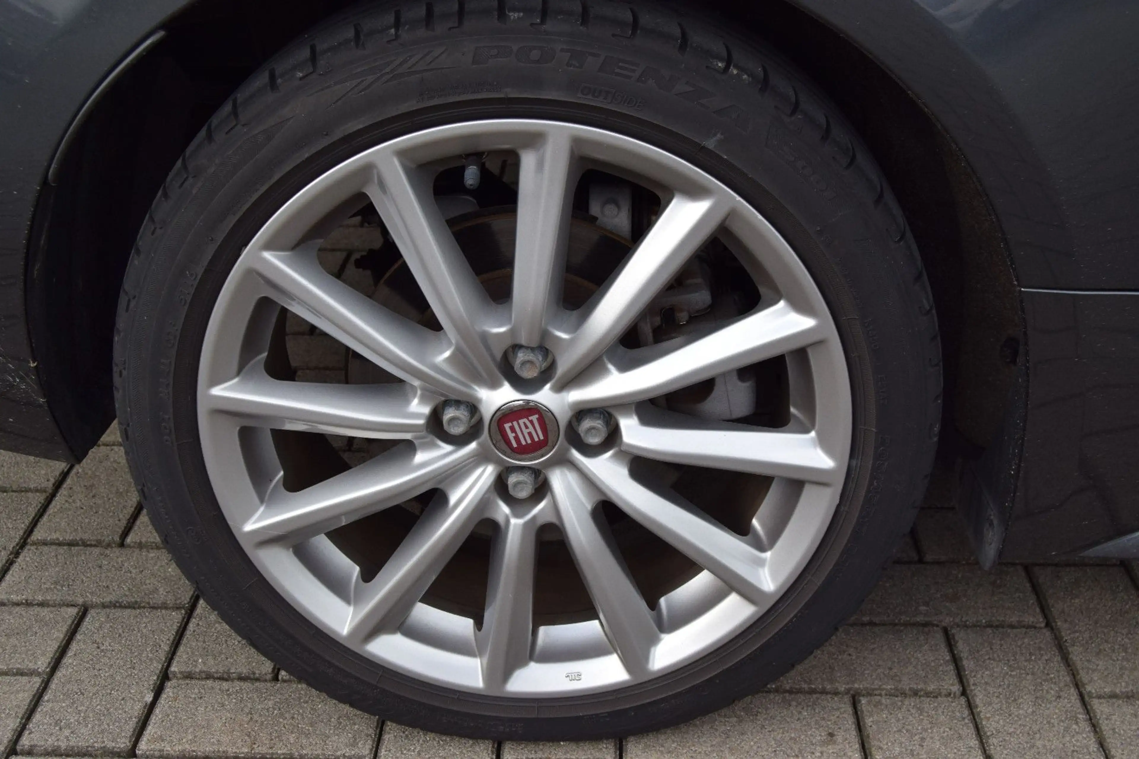 Fiat 124 Spider Lusso!!AUTOMATIK!!Navi,Leder,Xenon ,, — photo 8
