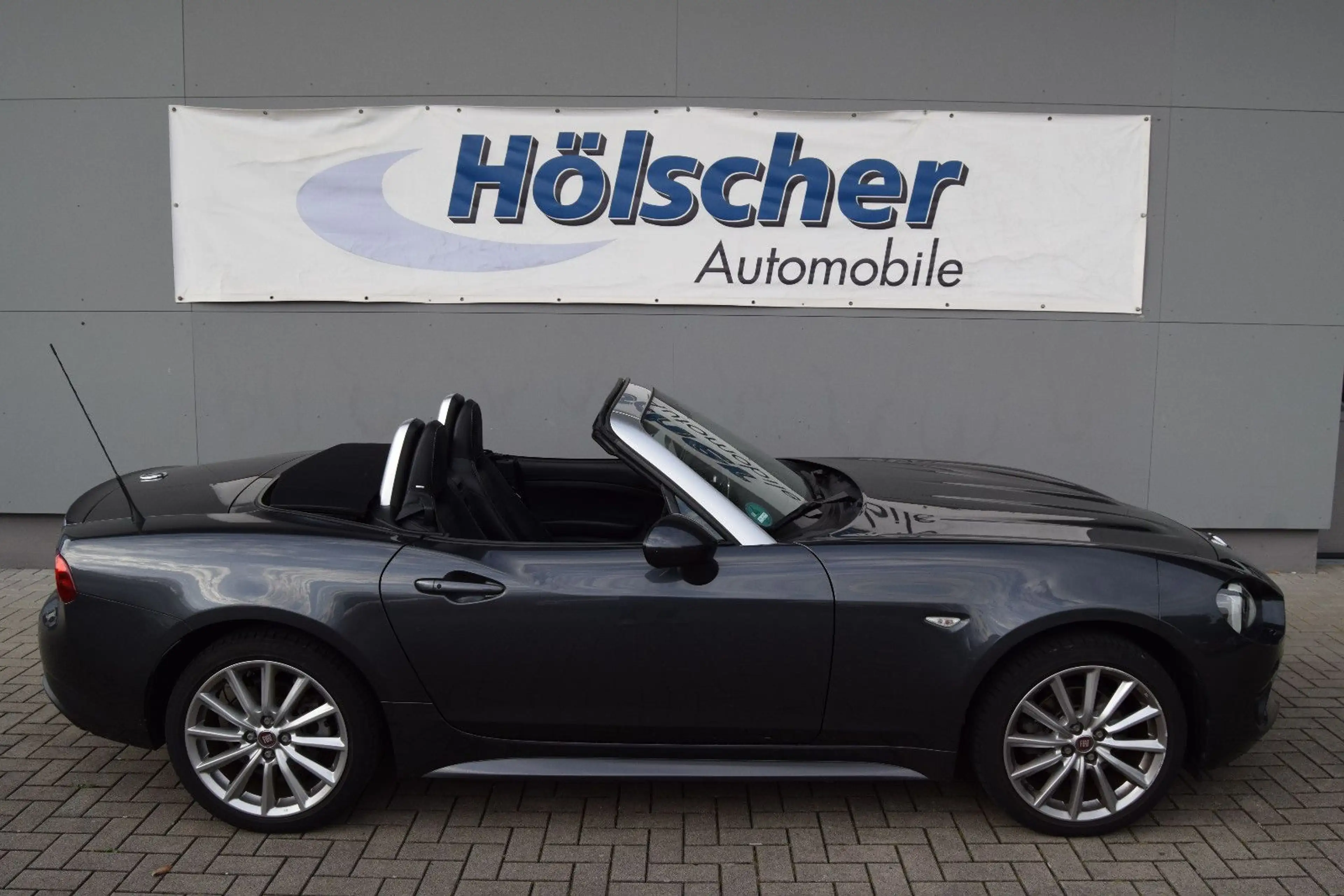 Fiat 124 Spider Lusso!!AUTOMATIK!!Navi,Leder,Xenon ,, — photo 5