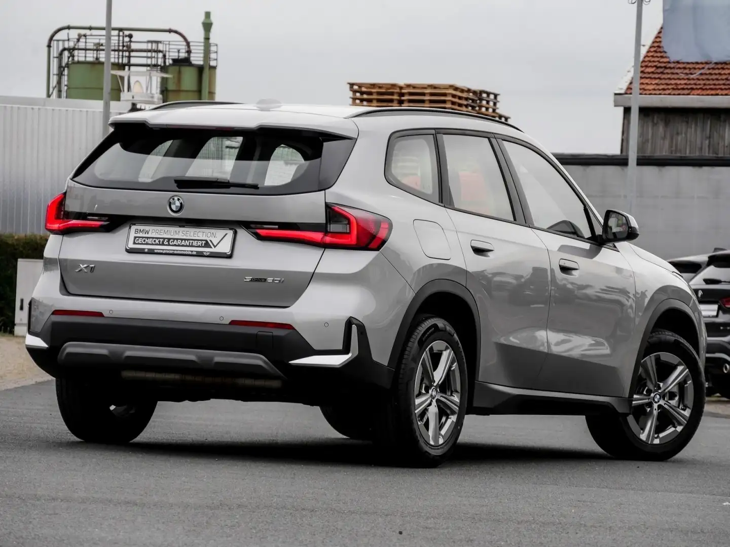BMW X1 sDrive20i ADAPT.LED+DA+PA+SHZ+DAB Grau - 2