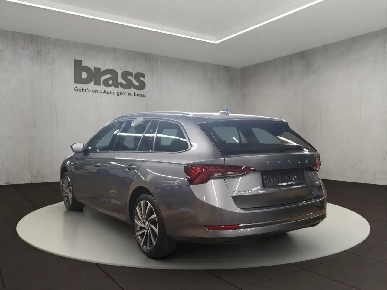 Skoda Octavia Combi Ambition 1.5 TSI e-TEC DSG Tour, миниатюра 3