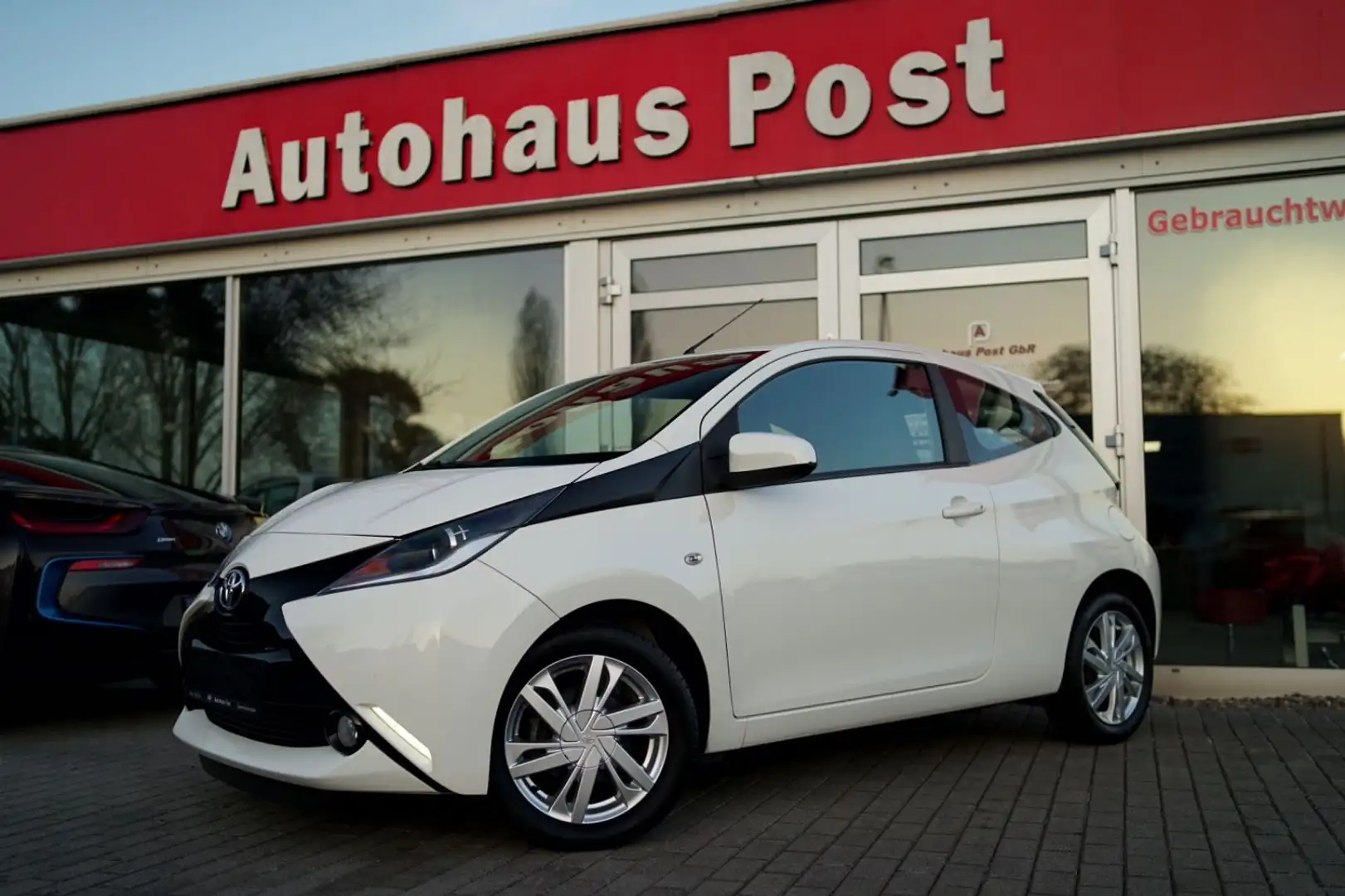 Toyota Aygo AYGO x-play Navi Kamera Klima Bluetooth Alb - 1