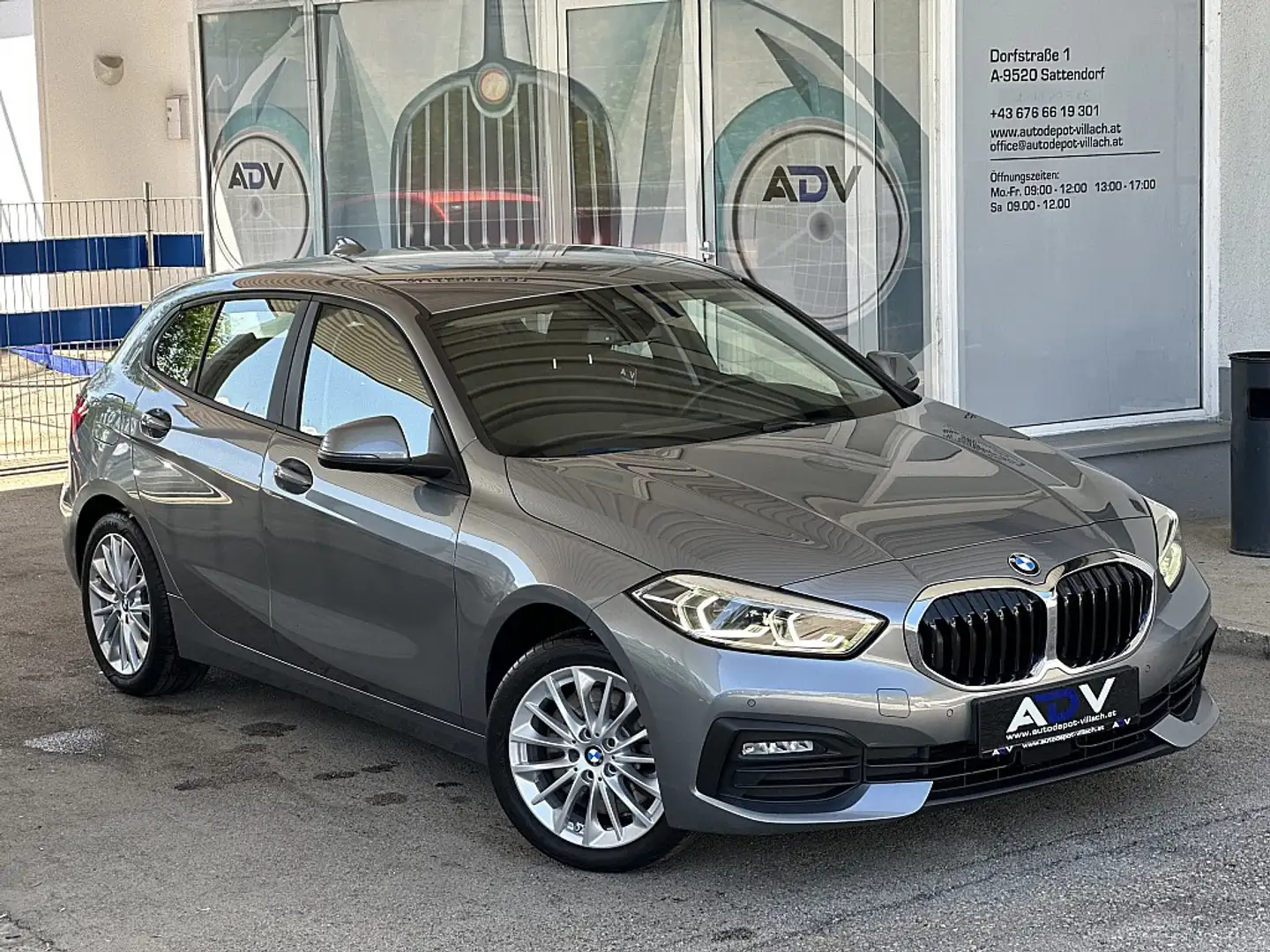 BMW 120 d xDrive Aut. Grau - 2