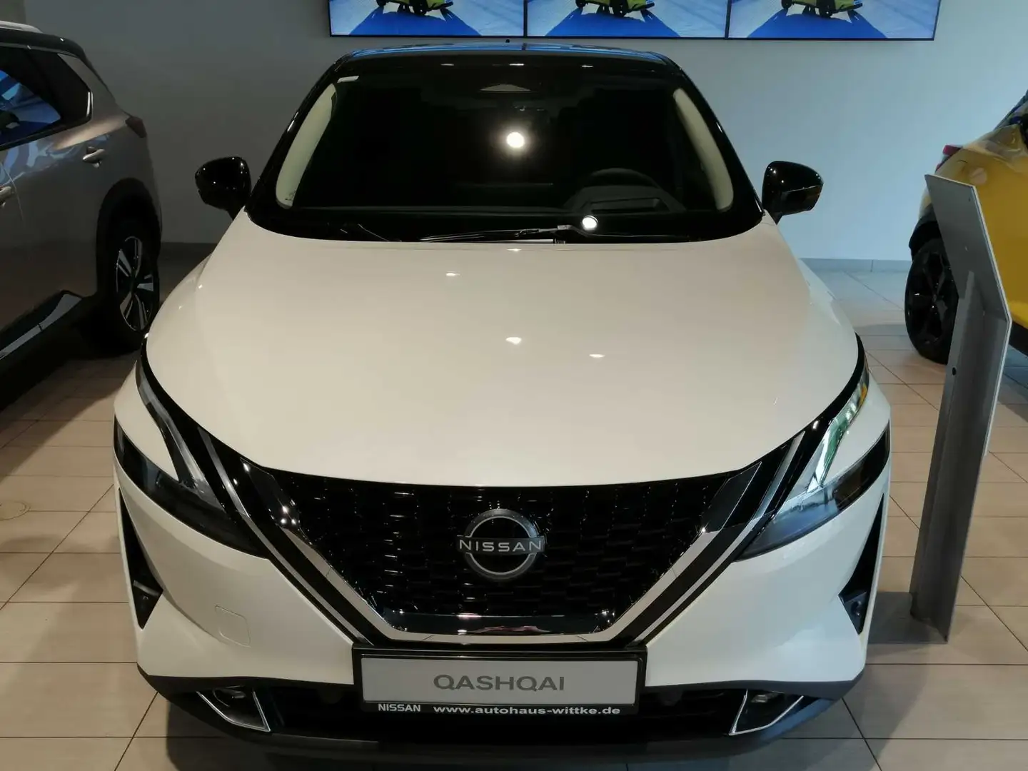 Nissan Qashqai MY22 N-Connecta 1.3 DIG-T MHEV Xtronic Schwarz - 2