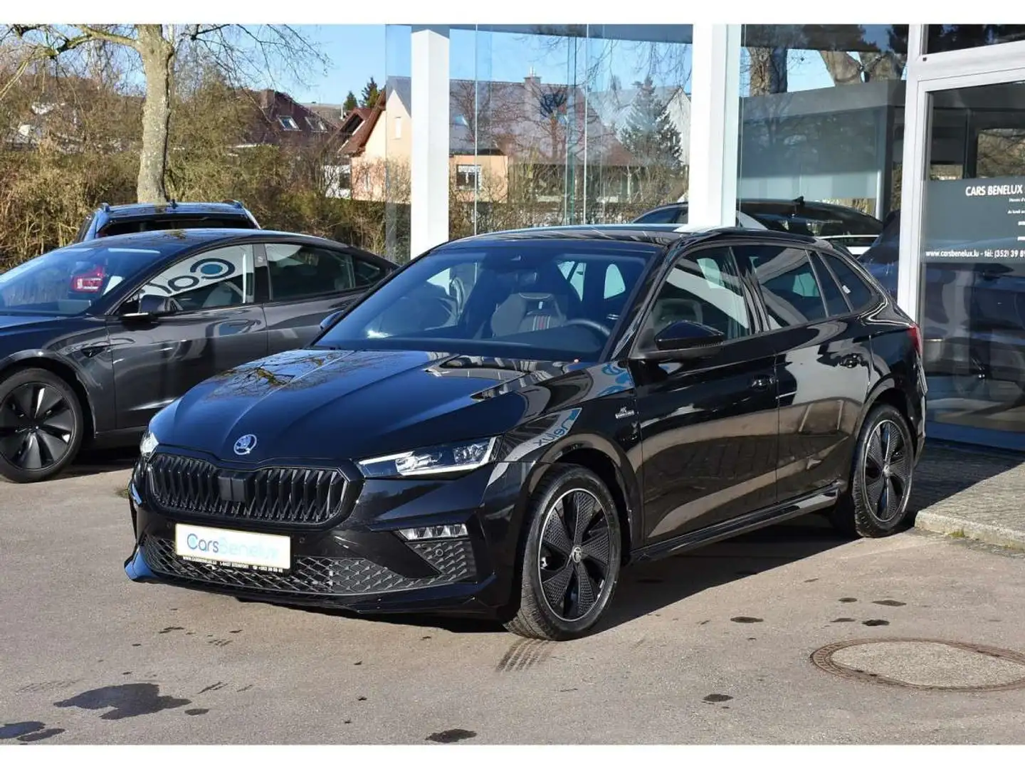 Skoda Scala 1.5 TSI Monte Carlo DSG TOIT PANO CAM LANE KEYLESS Zwart - 2