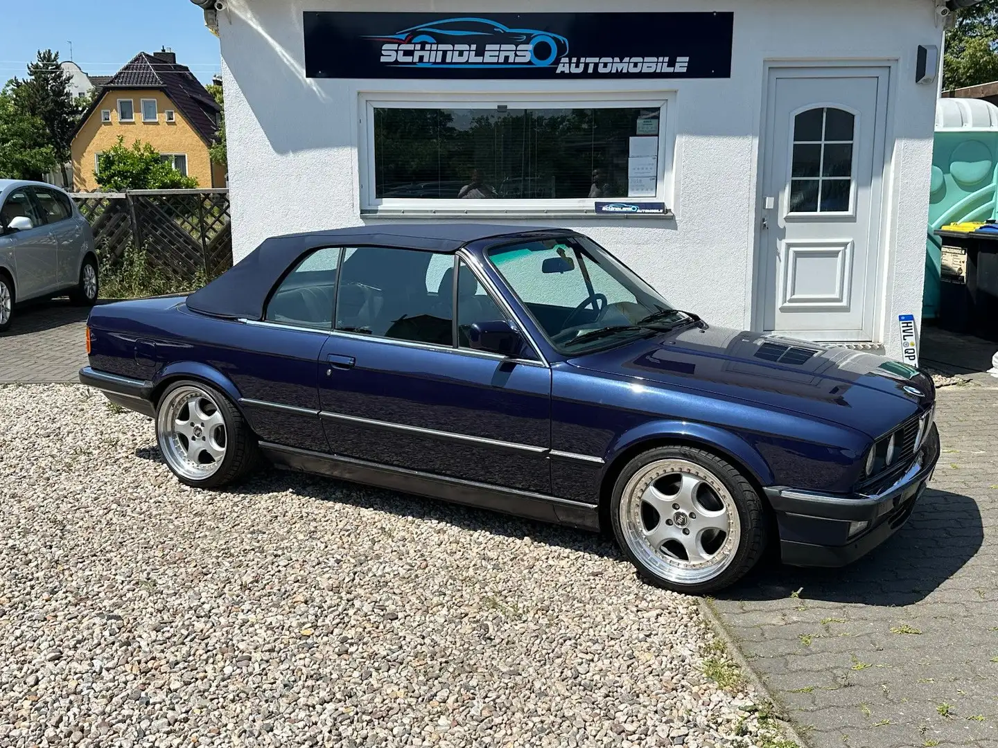 BMW 320 i E30 Cabr. Leder Vollrestauriert Top Zustand Blau - 2
