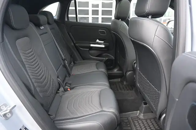 Mercedes-Benz GLA view 14