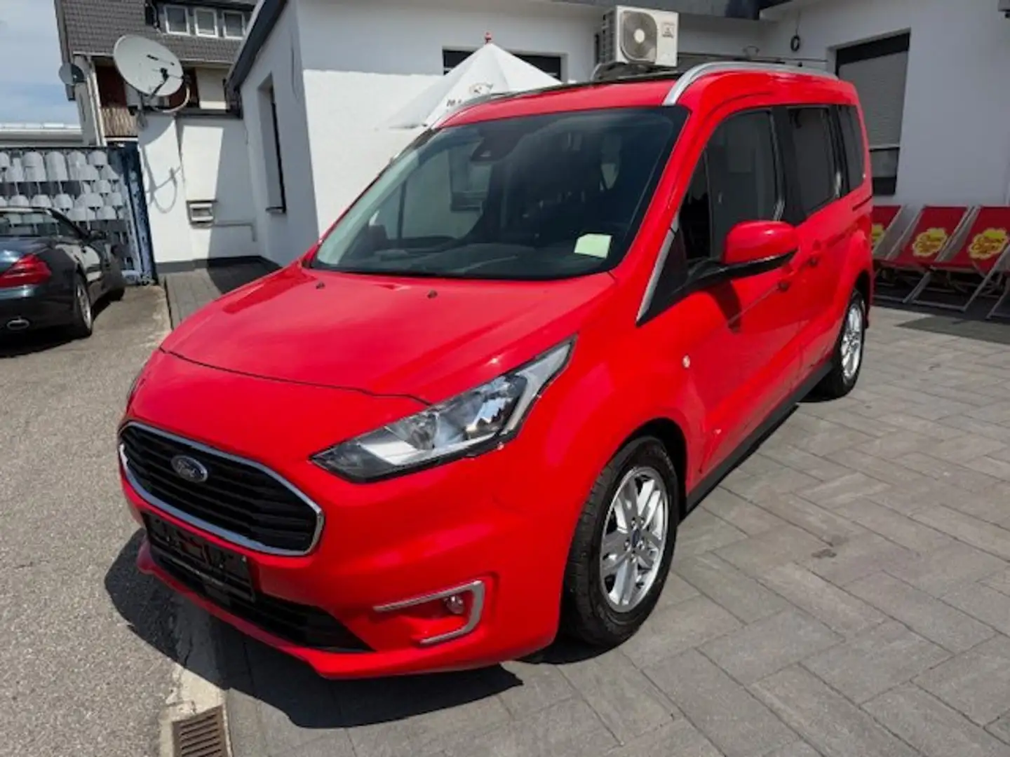 Ford Tourneo Connect Titanium Navi 2x Schiebetüren Kamera Panormada Rot - 1