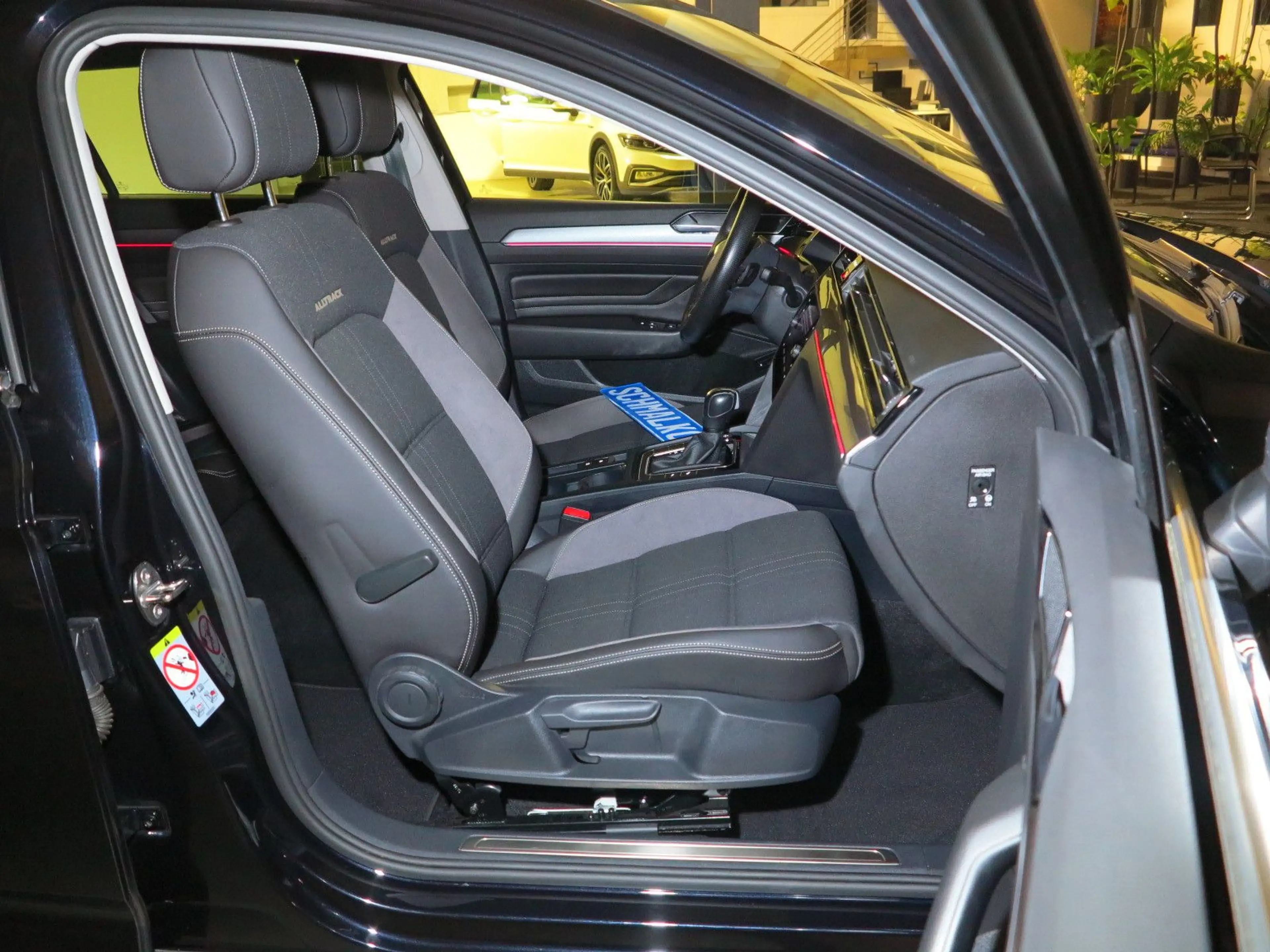 Volkswagen Passat Alltrack Passat Variant 2.0TDI SCR DSG7 4Mot Alltrack Nav — photo 11