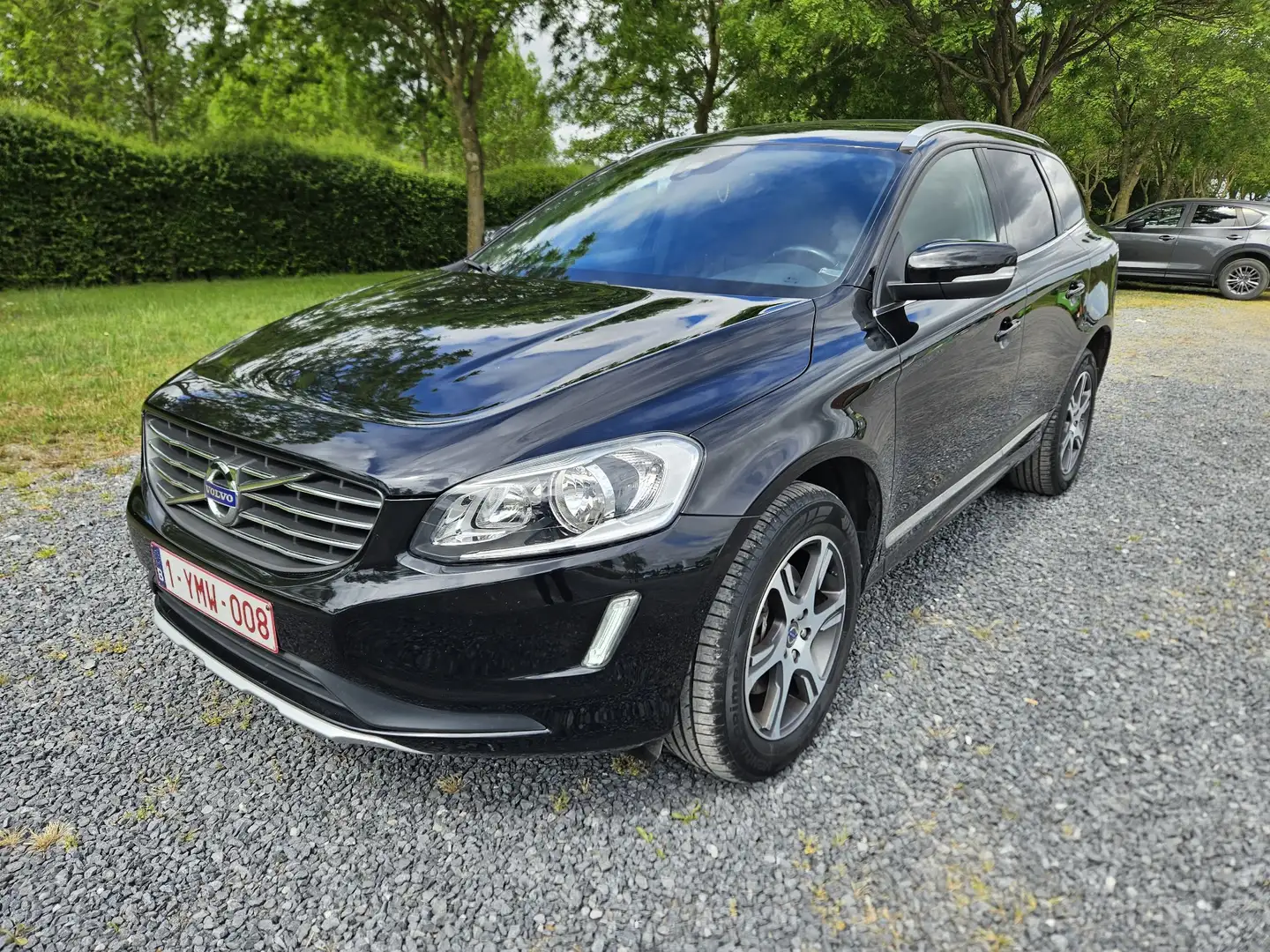 Volvo XC60 D4 Geartronic Momentum Noir - 1