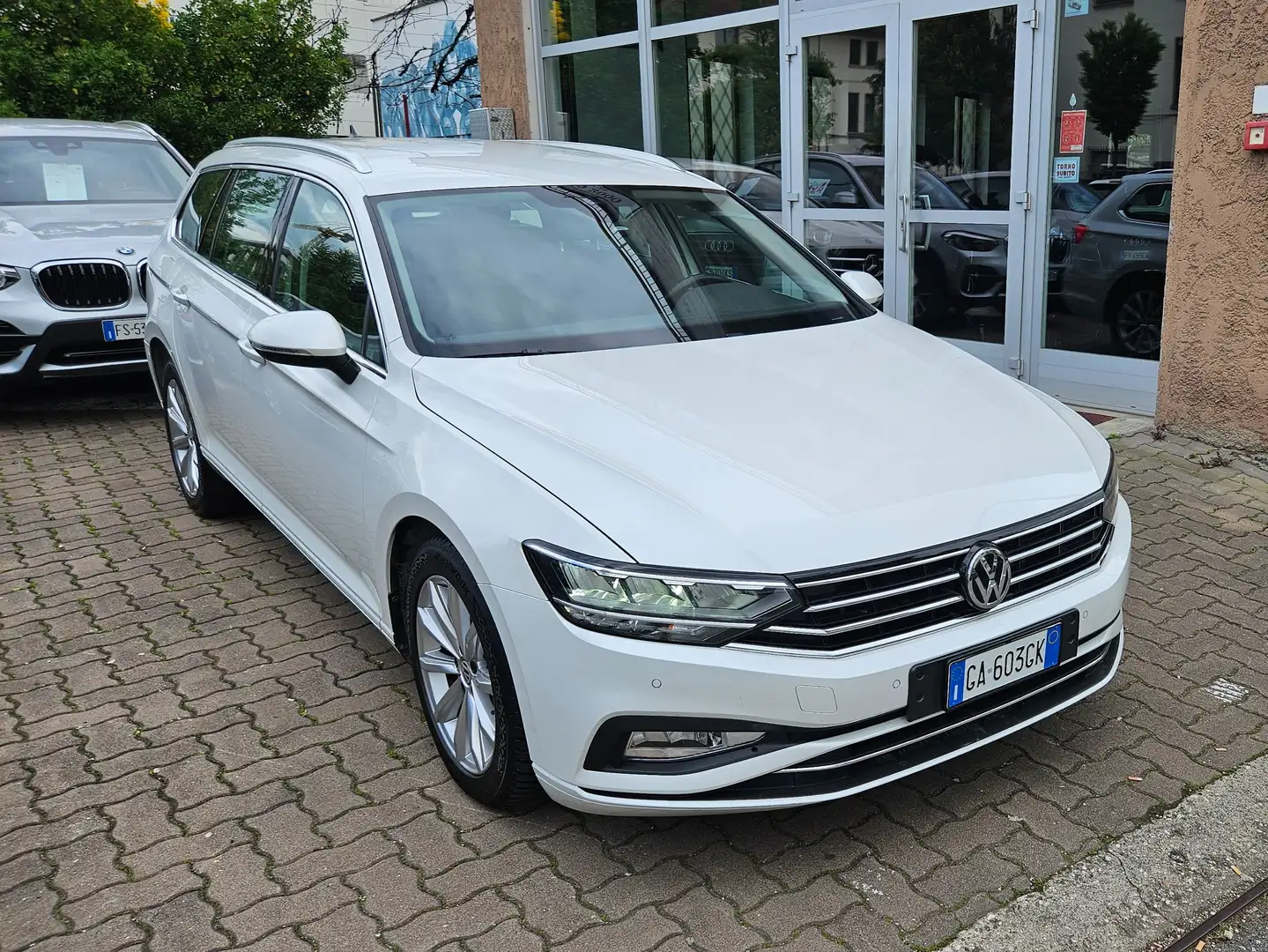 Volkswagen Passat Variant 2.0 tdi 150 CV EVO DSG NAVY-CRUISE ADATT-CAR PLAY Weiß - 1