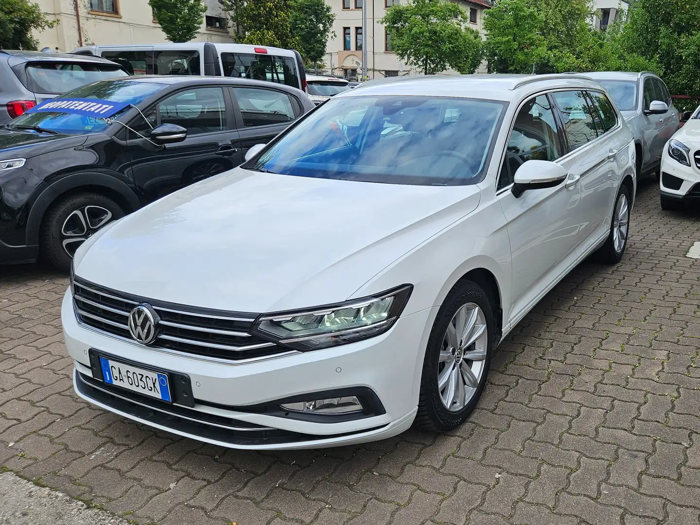 Volkswagen Passat Variant 2.0 tdi 150 CV EVO DSG NAVY-CRUISE ADATT-CAR PLAY Weiß - 2