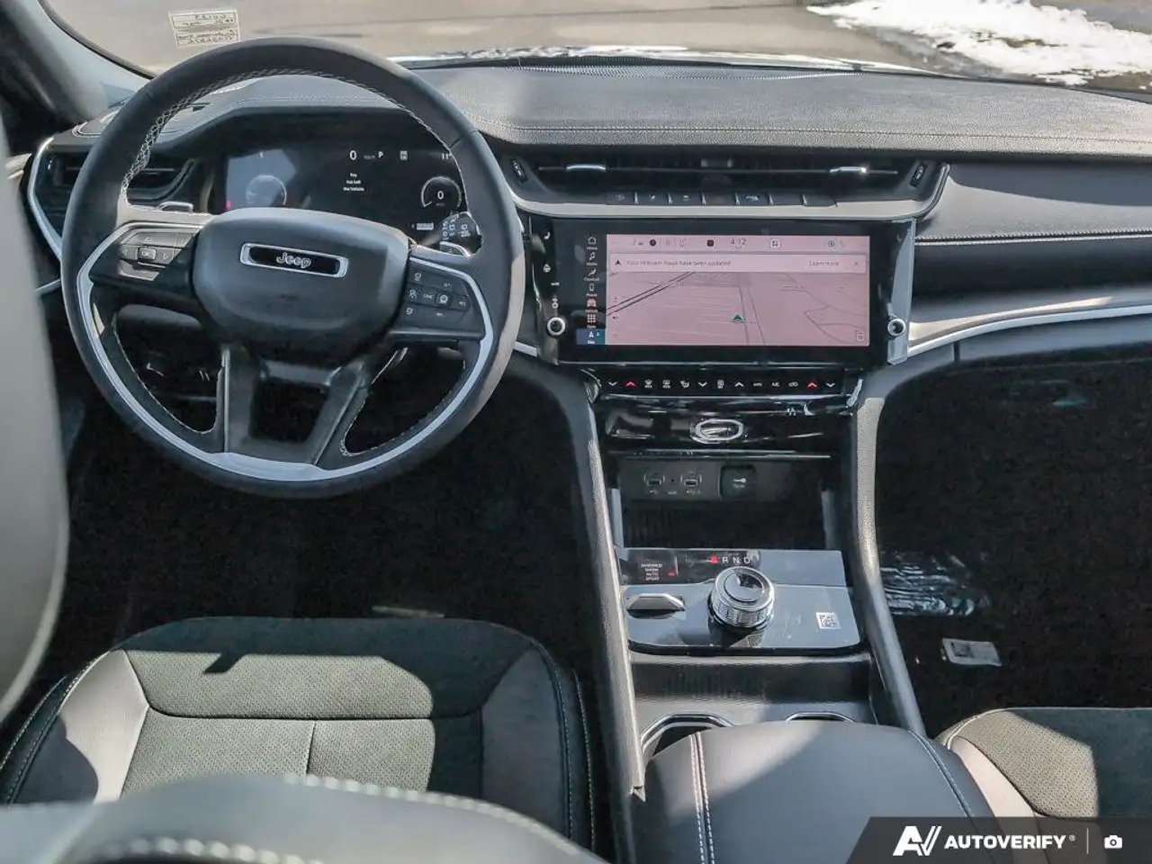 Jeep Grand Cherokee снимка Jeep Grand Cherokee