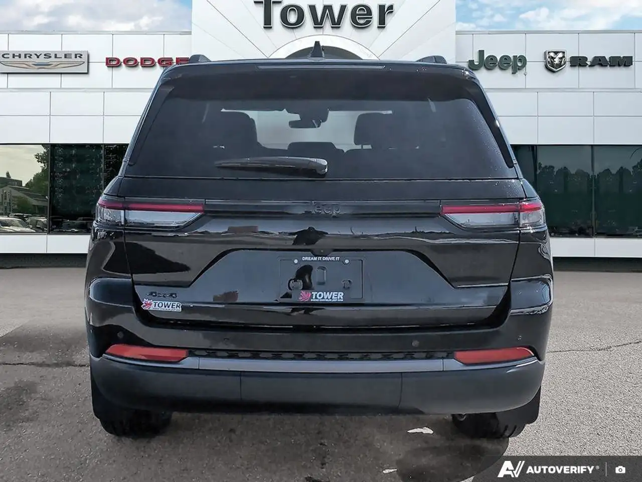 Jeep Grand Cherokee снимка Jeep Grand Cherokee