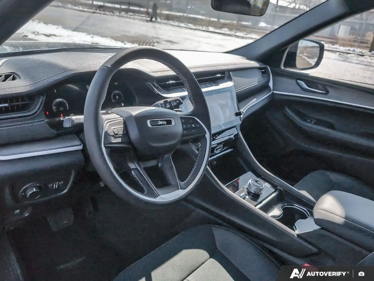Jeep Grand Cherokee снимка Jeep Grand Cherokee