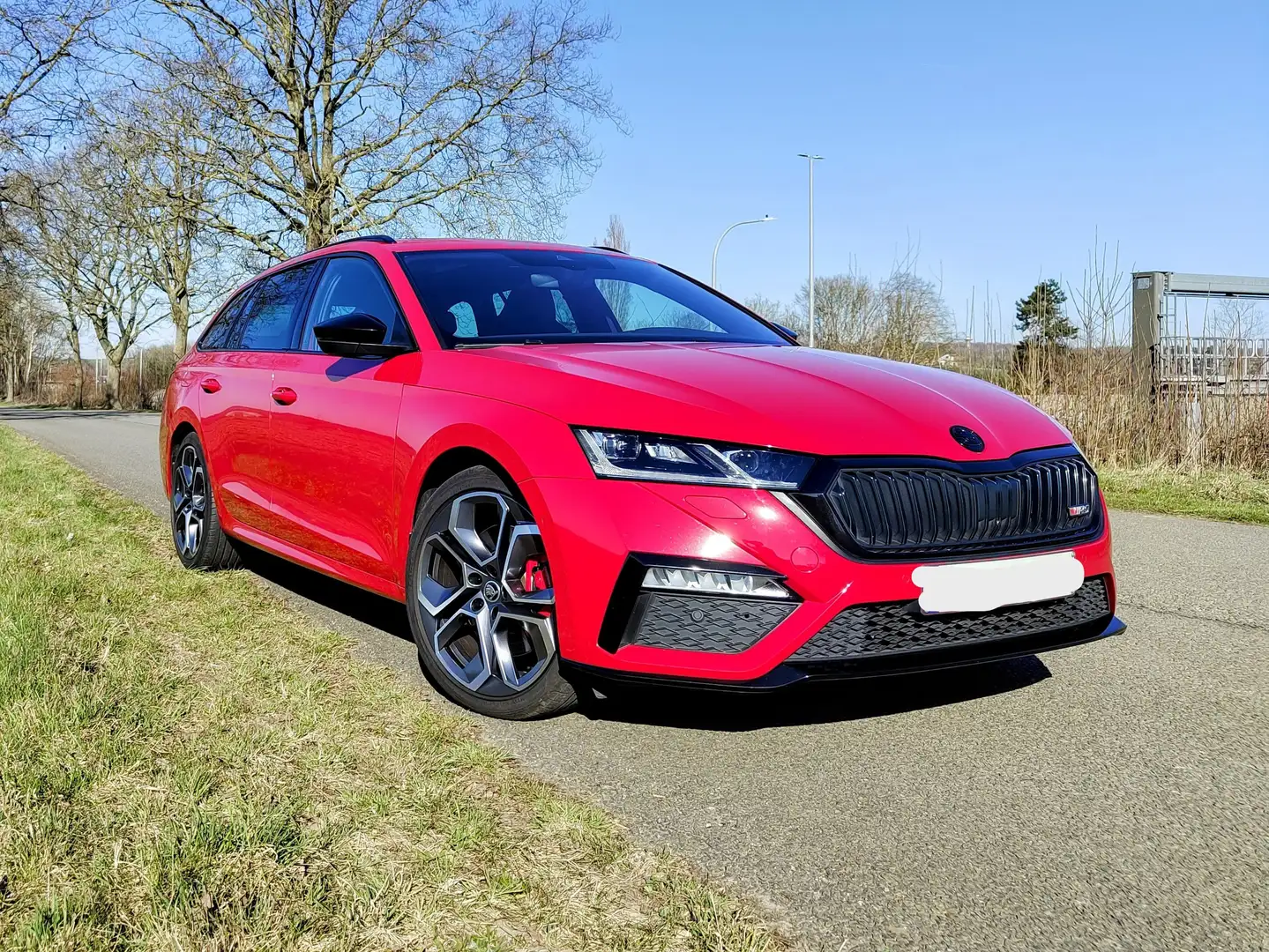 Skoda Octavia Octavia Combi 2.0 TSI DSG RS+PANO+LEDER+Red Velvet Rouge - 1
