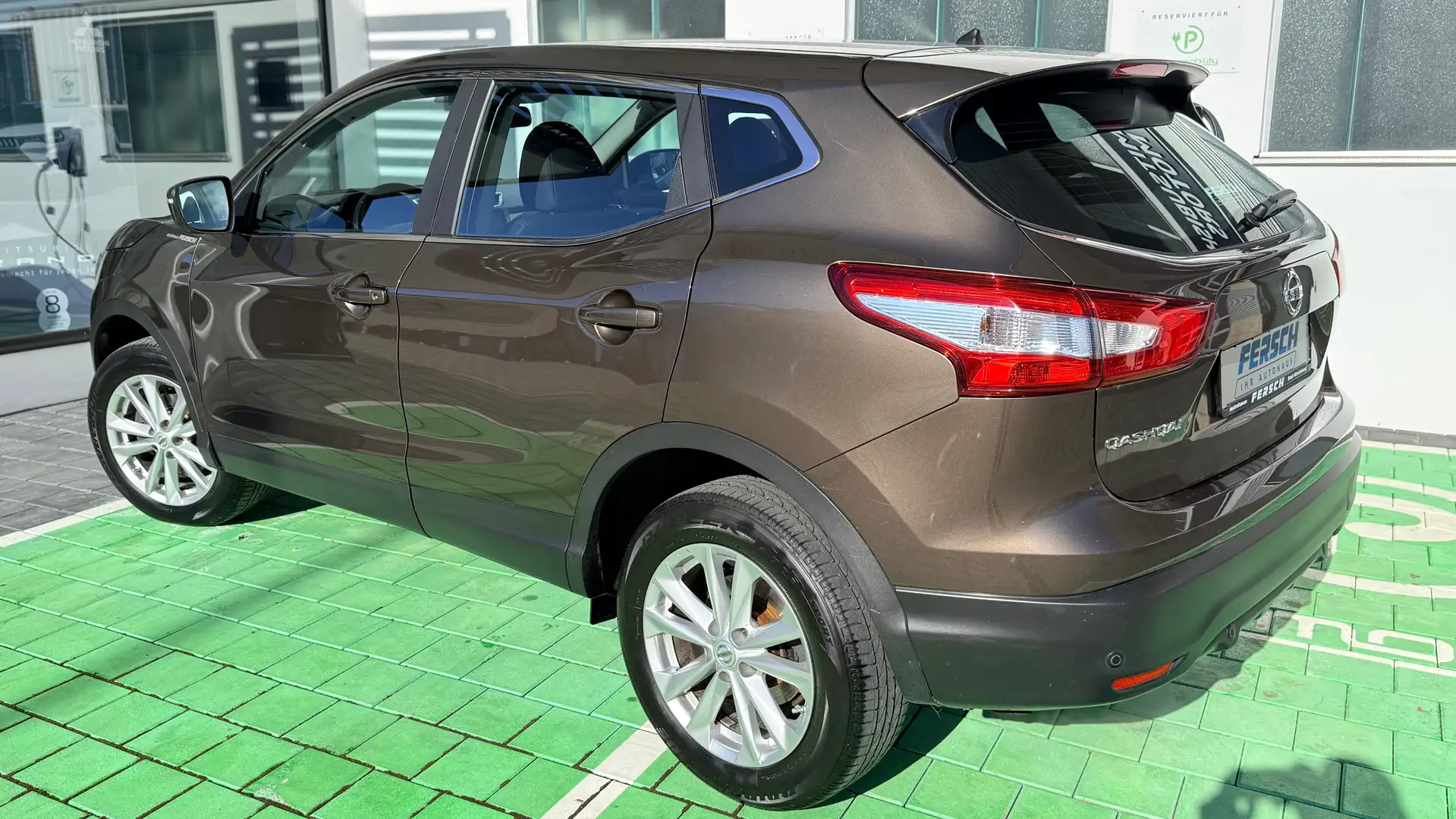 Nissan Qashqai 1.2 Acenta m 17" LM Audiosystem Fahrzeug PC uvm... Brun - 2