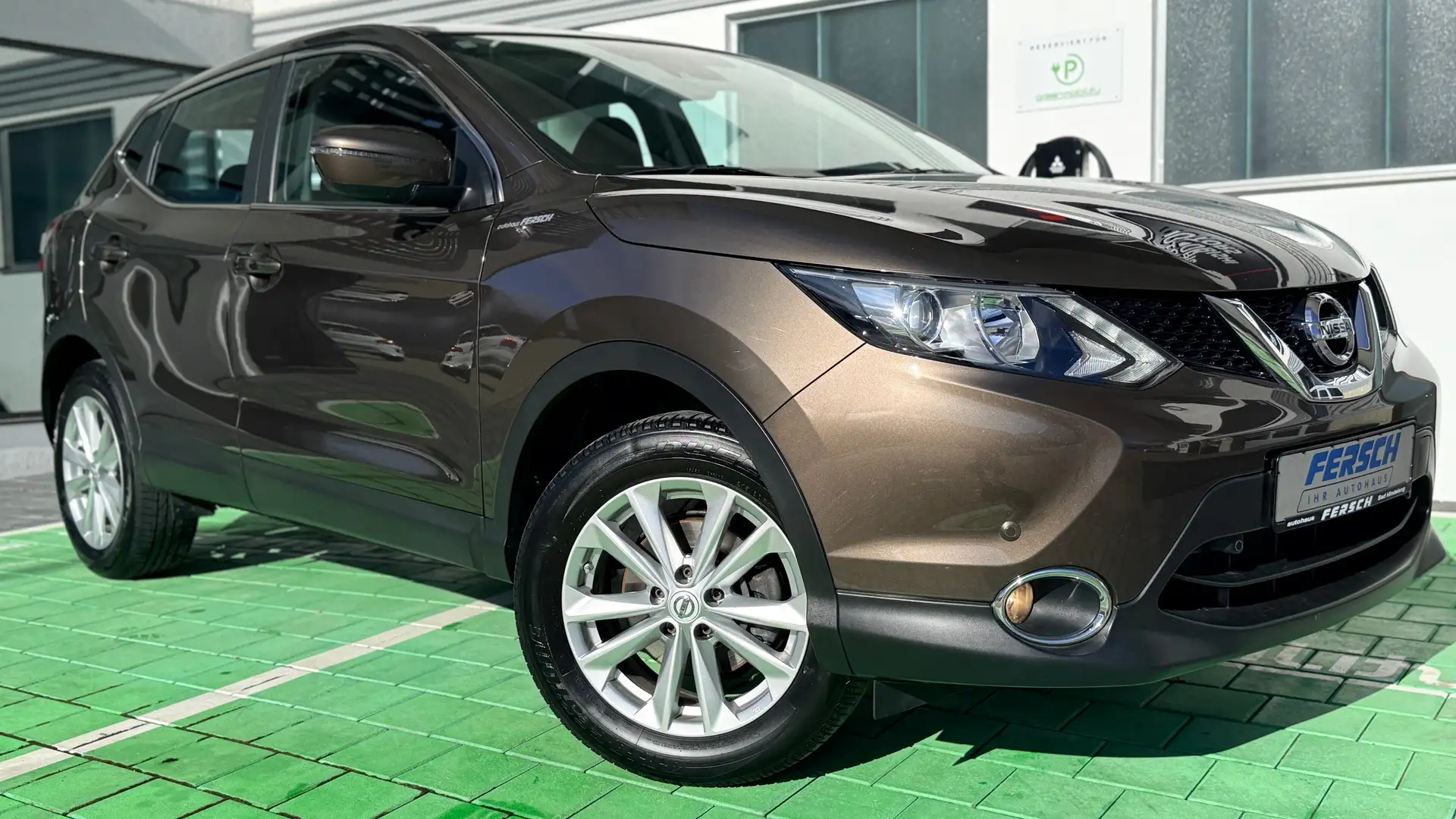 Nissan Qashqai 1.2 Acenta m 17" LM Audiosystem Fahrzeug PC uvm... Brun - 1