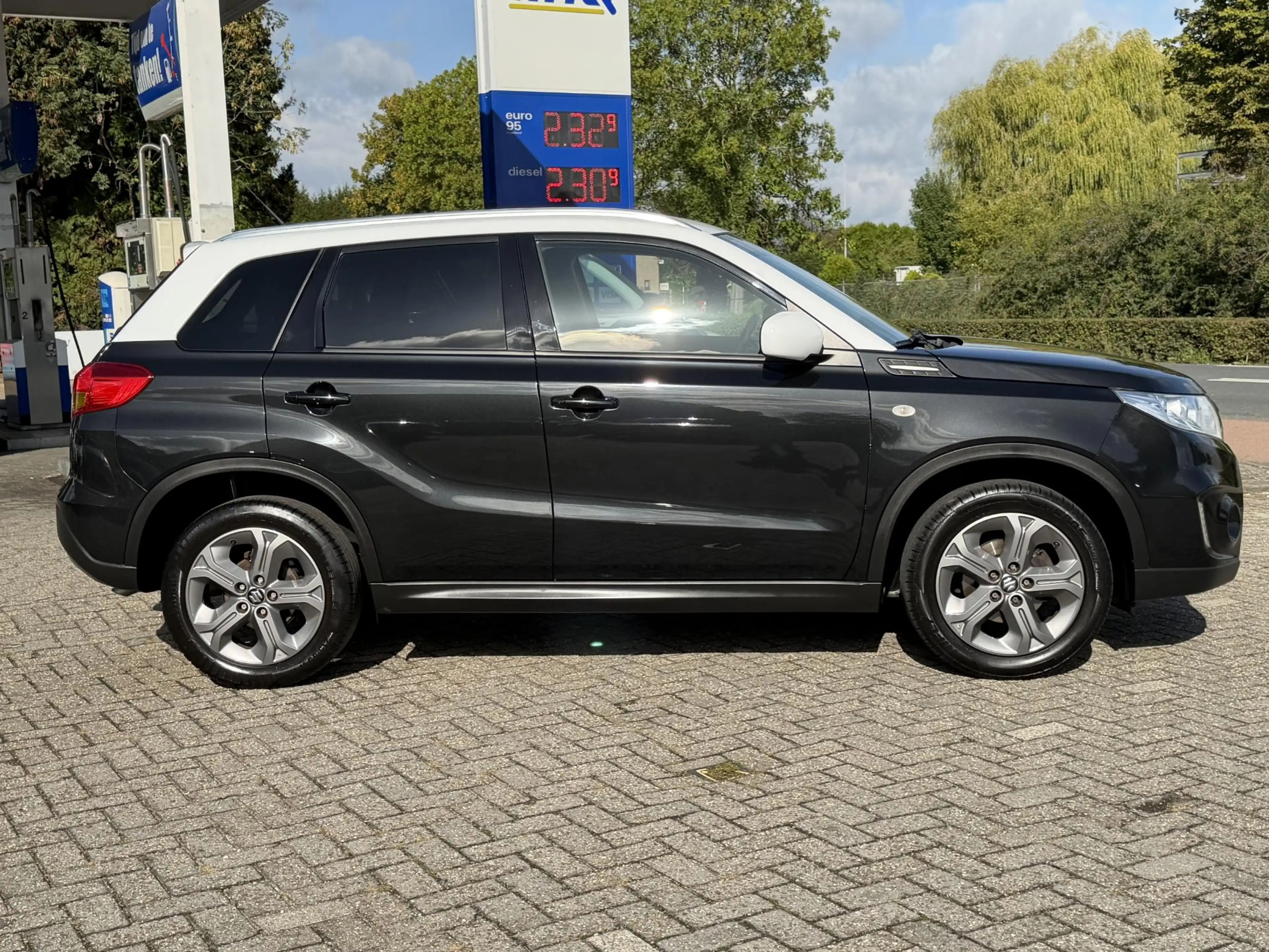 Suzuki Vitara 1.6 High Executive NAVI | CAMERA | KLIMA | BOVAG ! — photo 11
