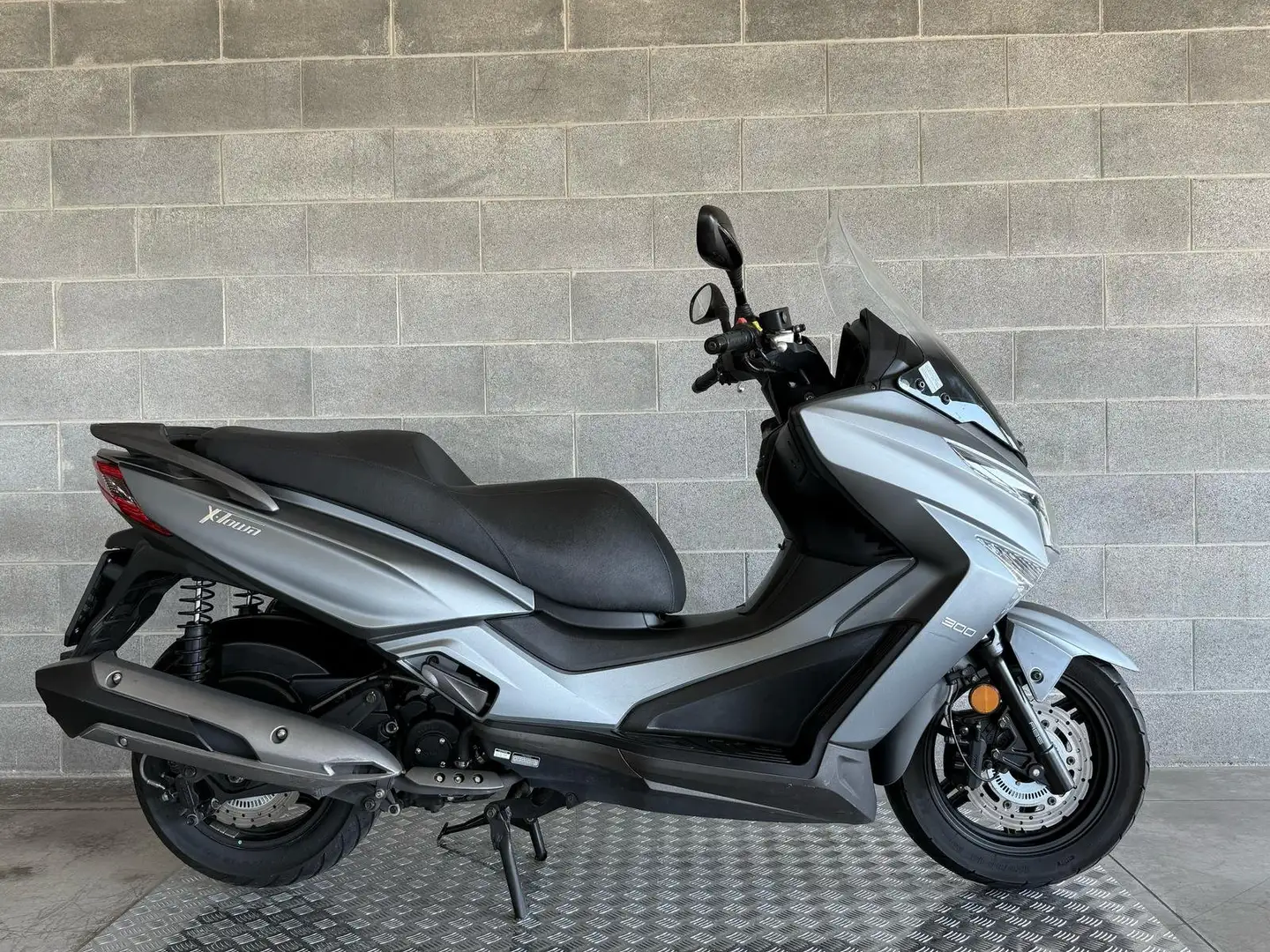 Kymco X-Town 300cc CAMPAGNA PROVA RISCATTA O RENDI. Šedá - 1