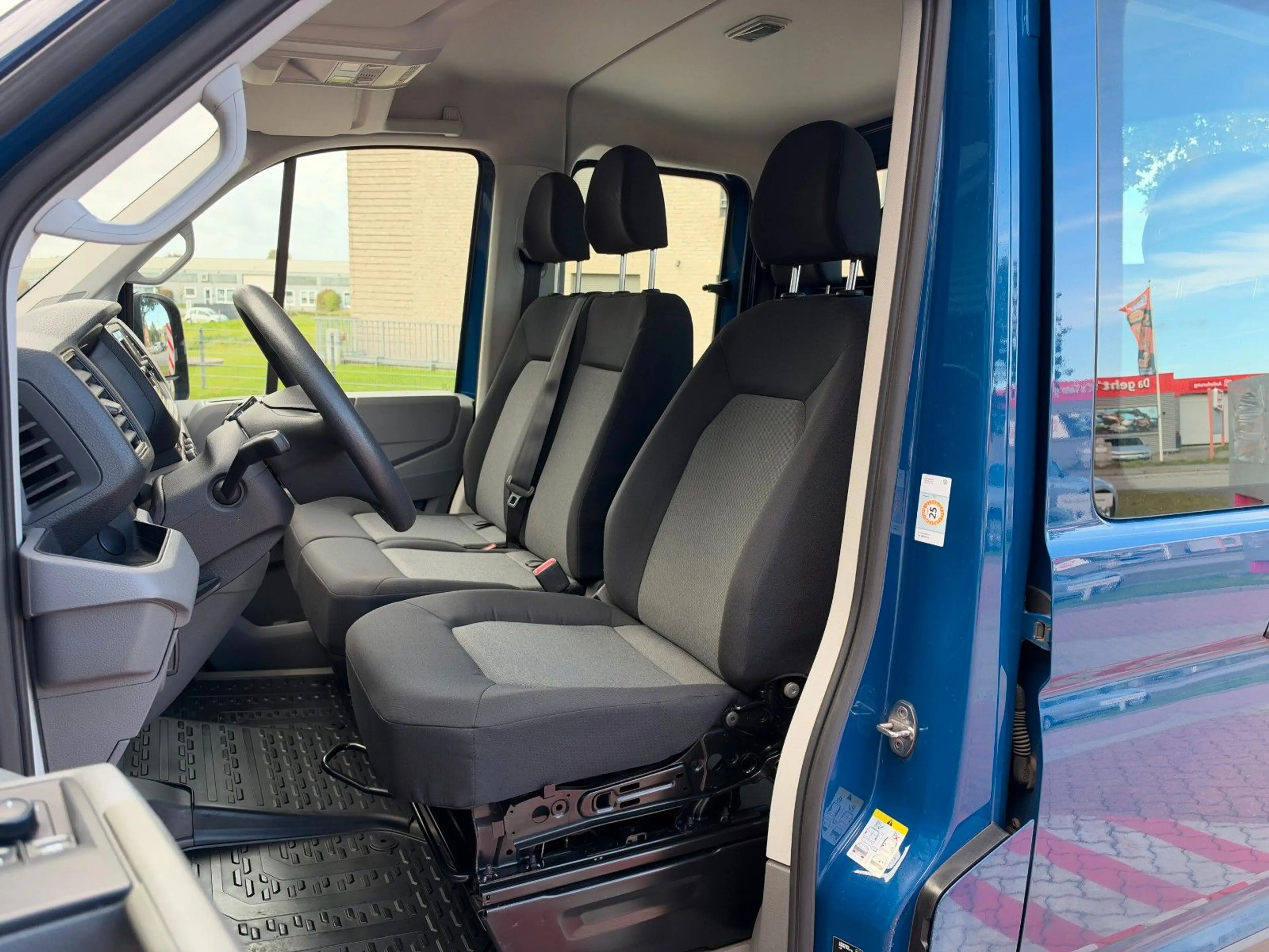 Volkswagen Crafter Pritsche 35 DoKa KLIMA AHK 7 Sitze APP — photo 15