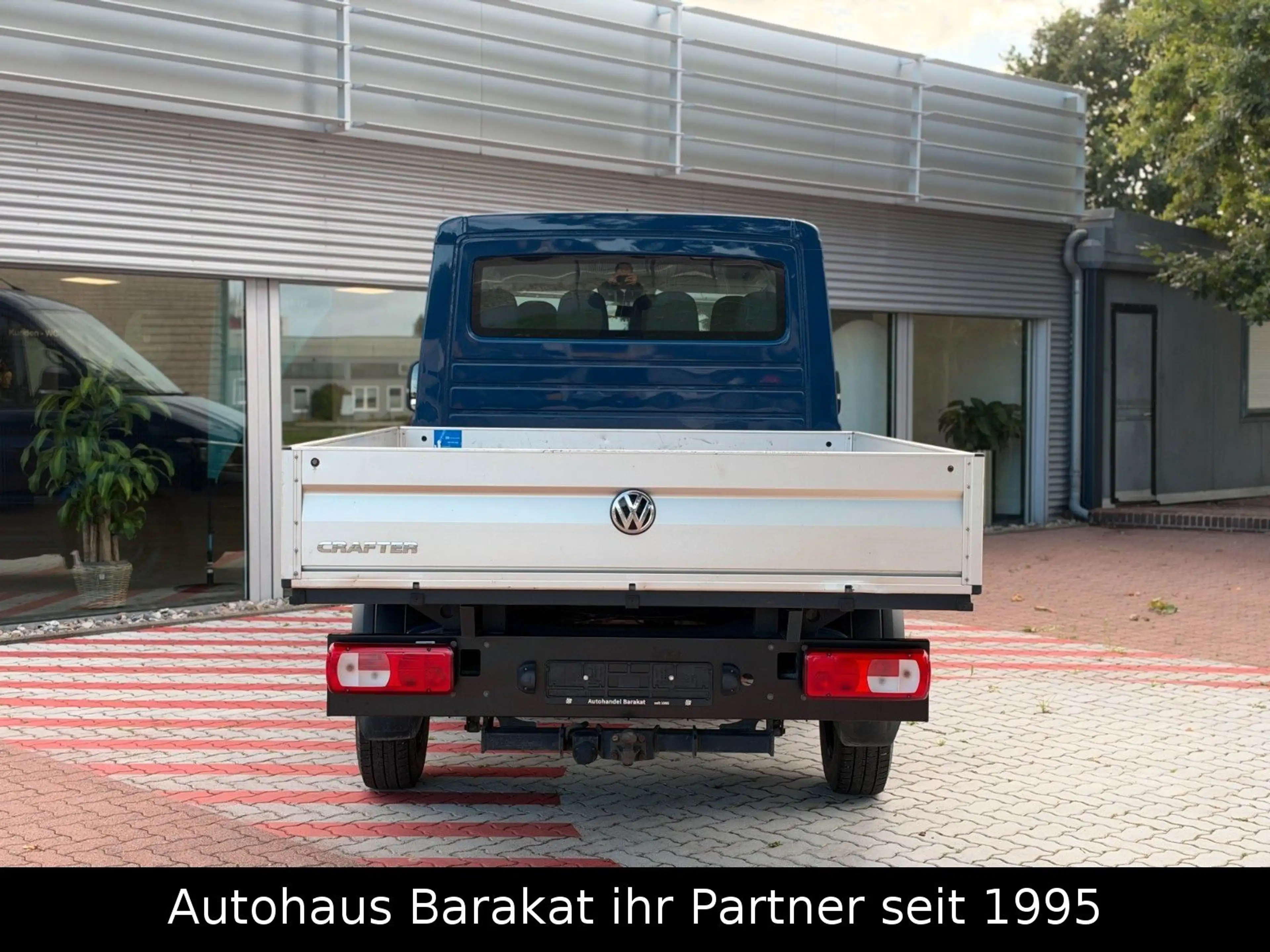 Volkswagen Crafter Pritsche 35 DoKa KLIMA AHK 7 Sitze APP — photo 6