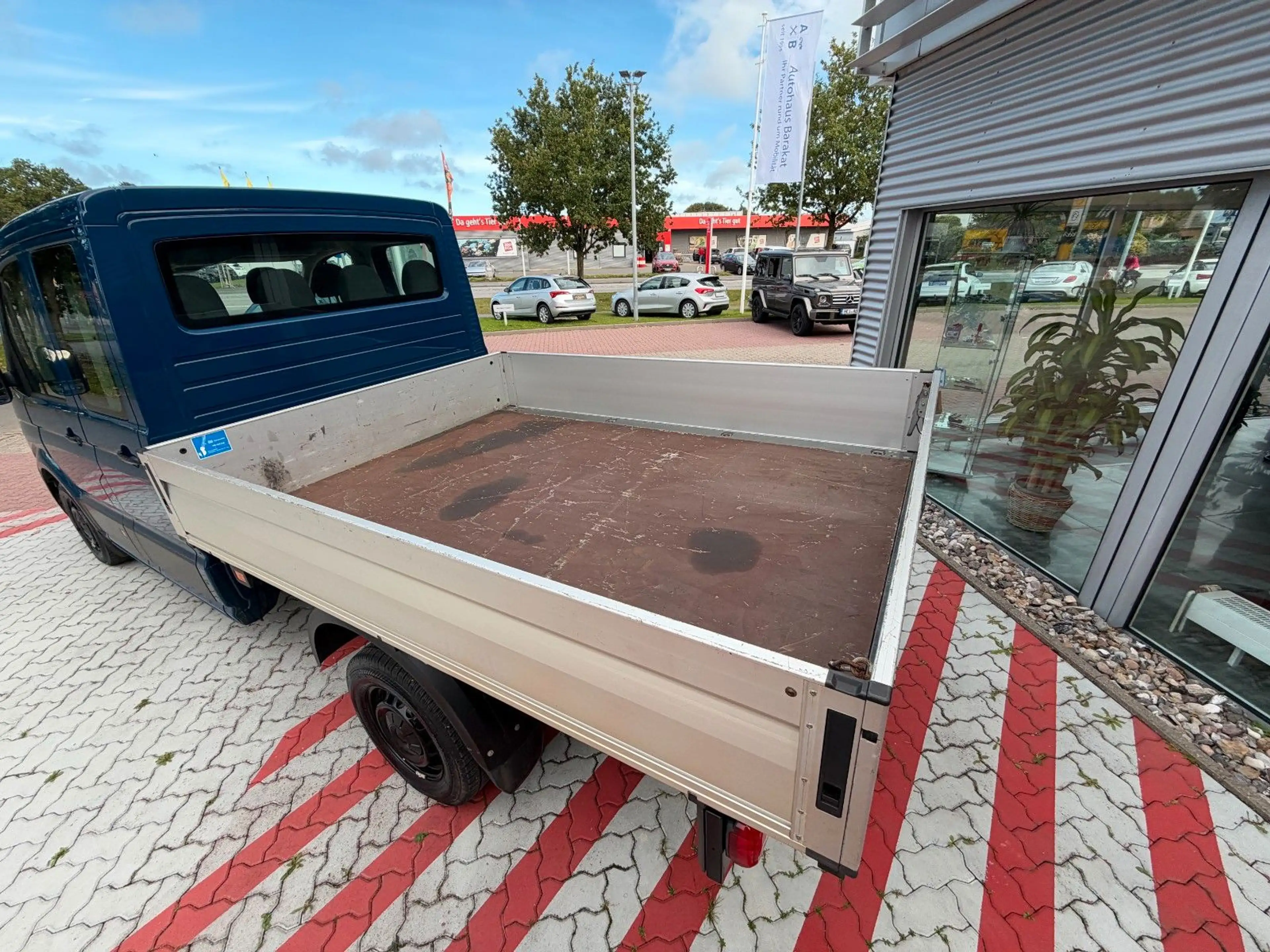 Volkswagen Crafter Pritsche 35 DoKa KLIMA AHK 7 Sitze APP — photo 9