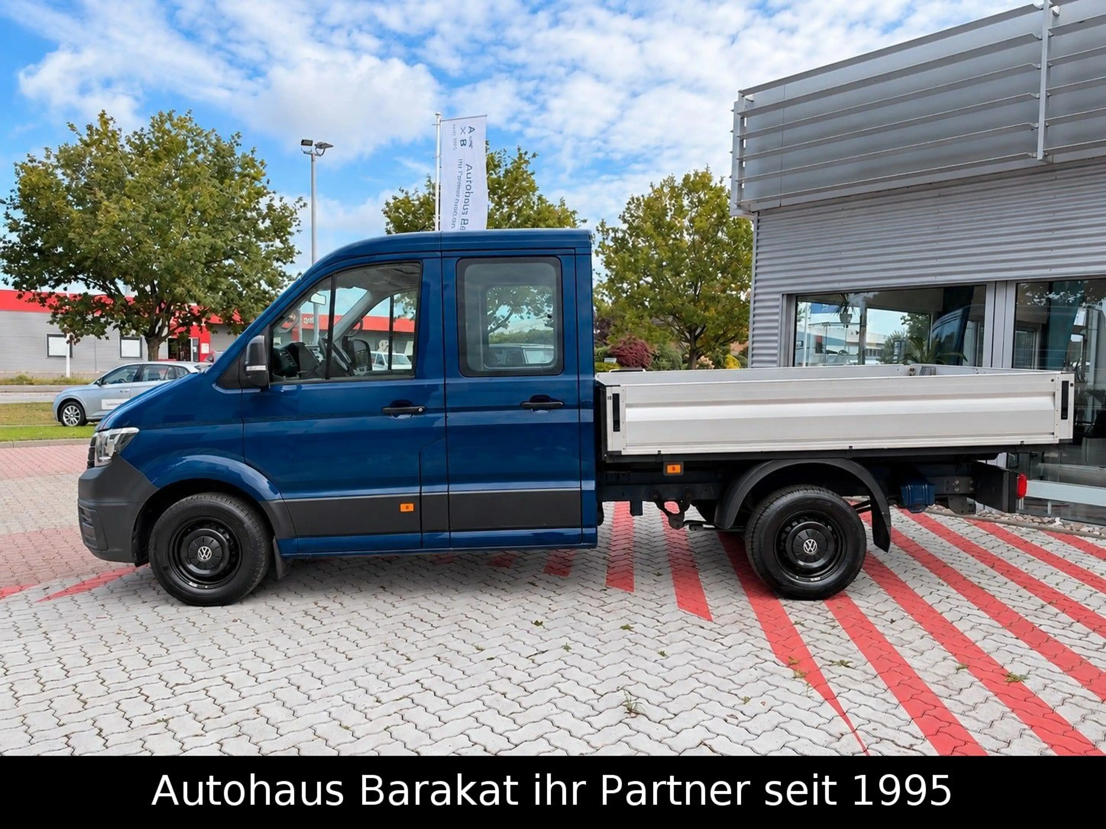 Volkswagen Crafter Pritsche 35 DoKa KLIMA AHK 7 Sitze APP — photo 4
