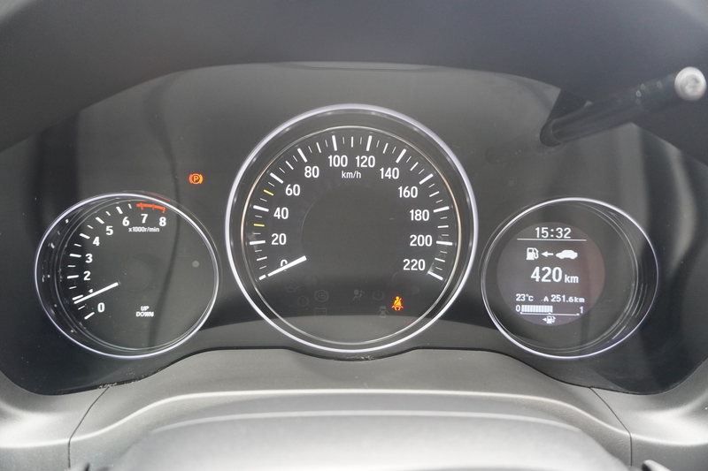 Honda HR-V 1.5 Comfort LED Tempomat Sitzheizung PDC — photo 22