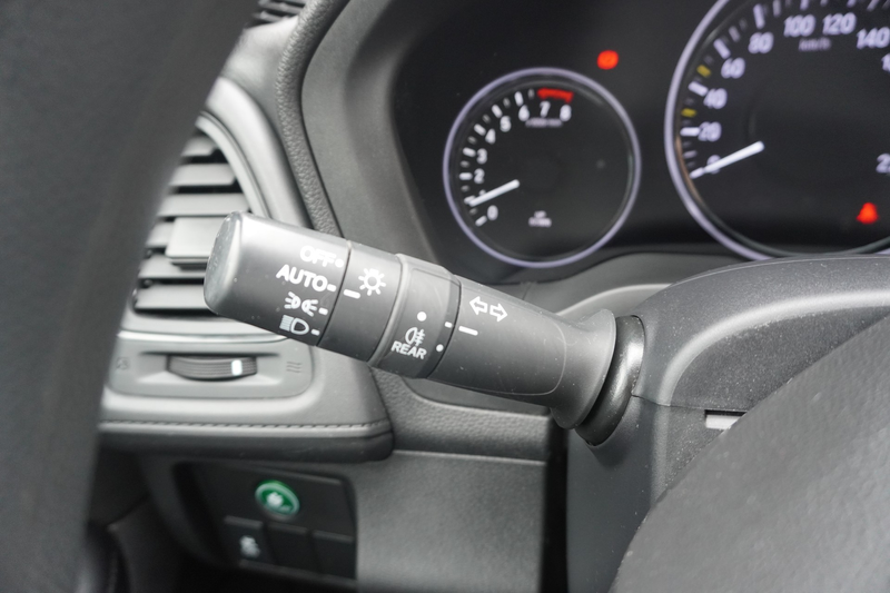 Honda HR-V 1.5 Comfort LED Tempomat Sitzheizung PDC — photo 21