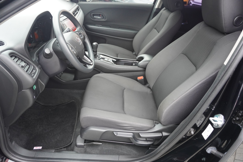 Honda HR-V 1.5 Comfort LED Tempomat Sitzheizung PDC — photo 25