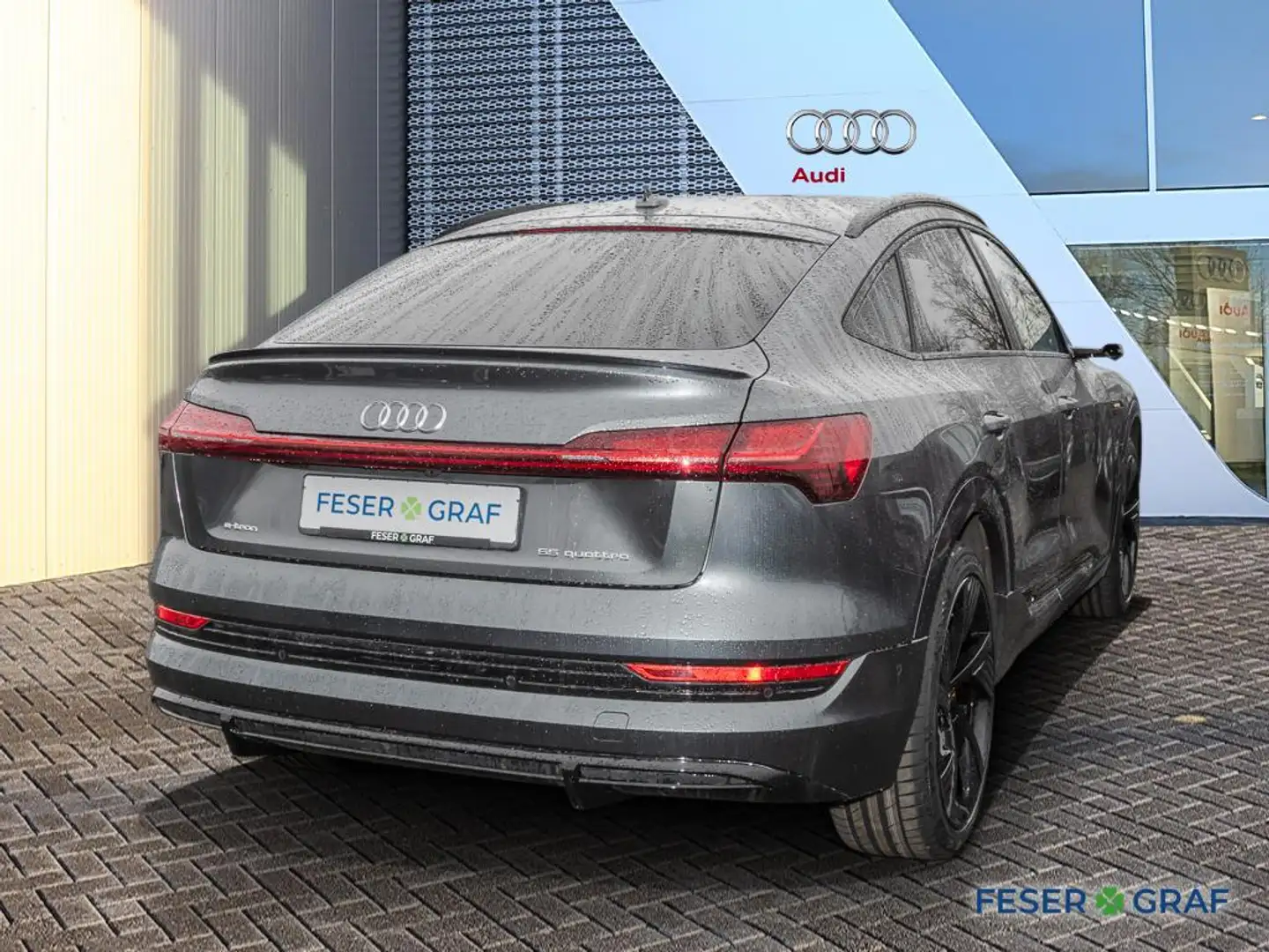 Audi e-tron Sportback 55 S line /Matrix/Pano/B&O/HuD/TV/AHK Grau - 2
