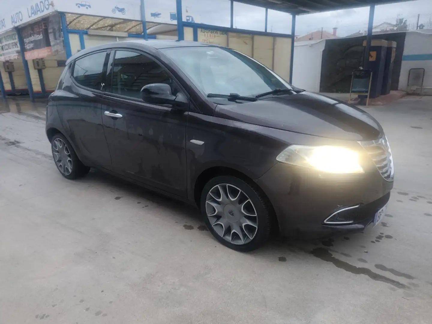 Lancia Ypsilon 1.2 Silver Stop&Start Burdeos - 2
