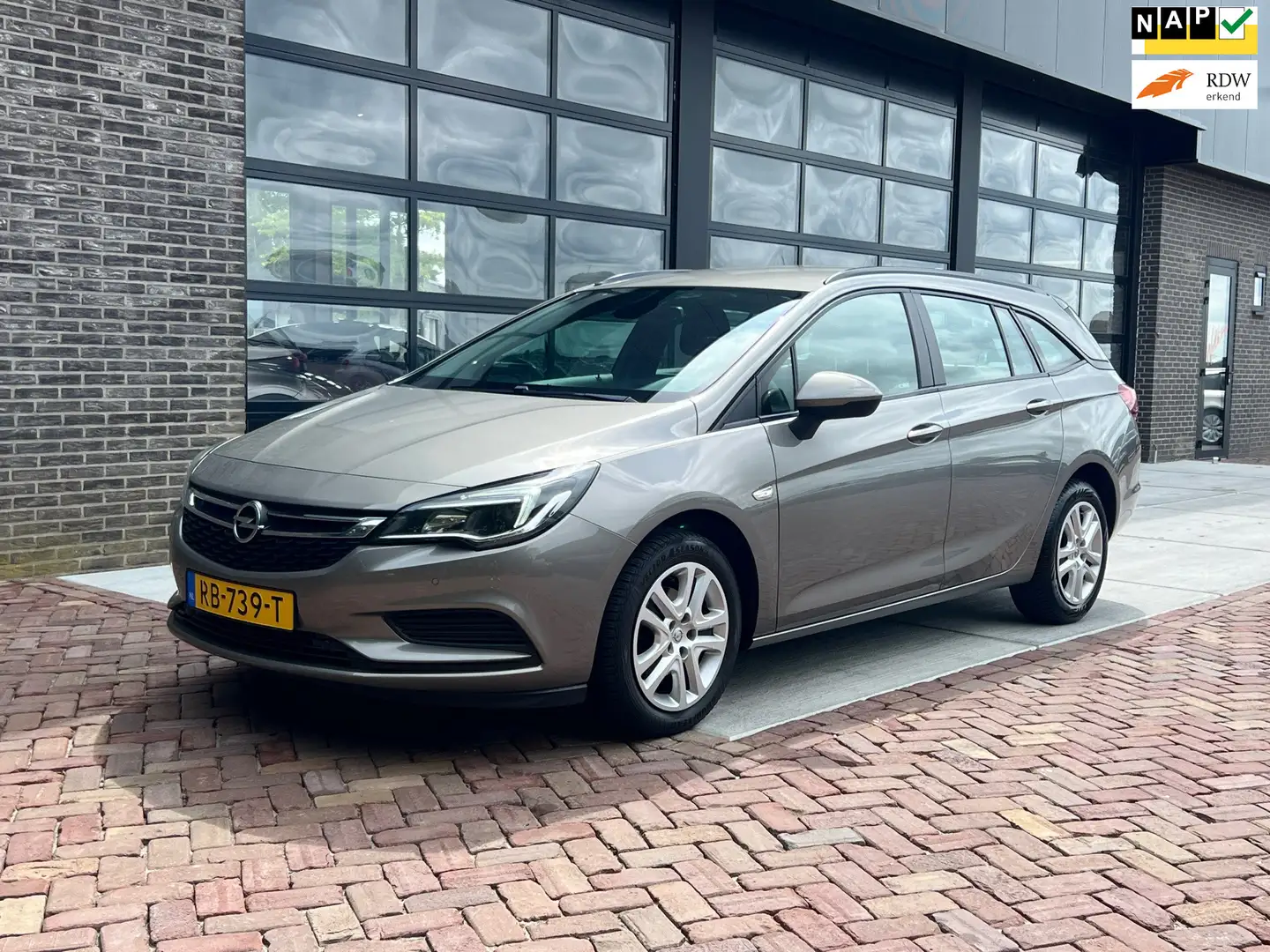 Opel Astra Sports Tourer 1.0 Online Edition | Navi | Camera | Grijs - 1