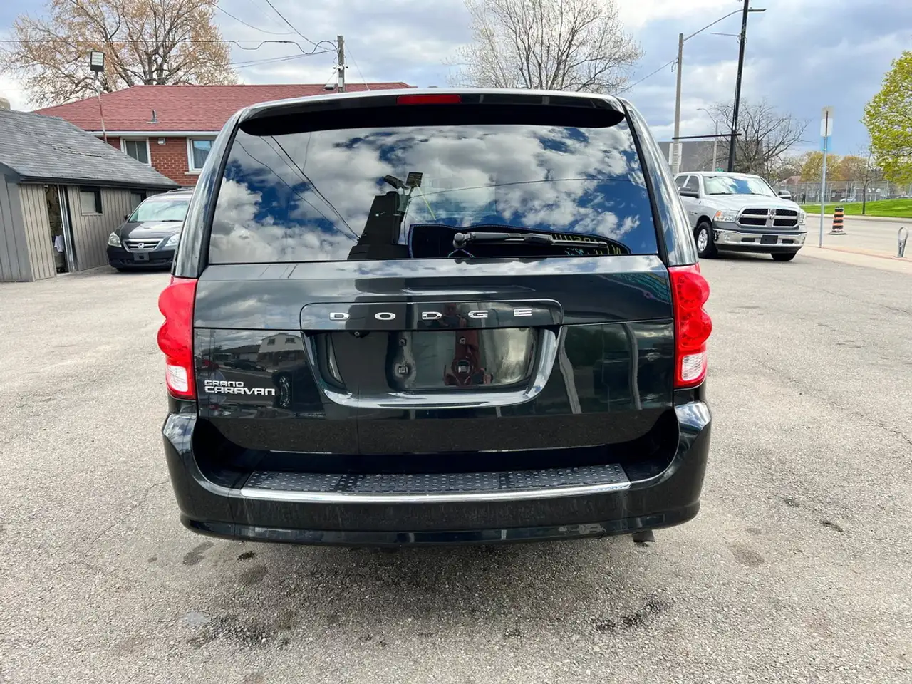 Dodge Grand Caravan снимка Dodge Grand Caravan