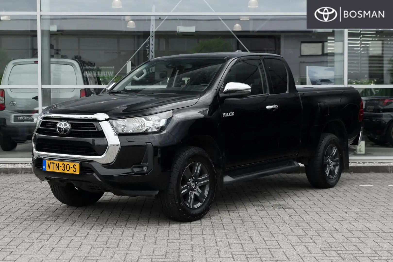 Toyota Hilux 2.8 D-4D Xtra Cab Professional premium Schwarz - 1