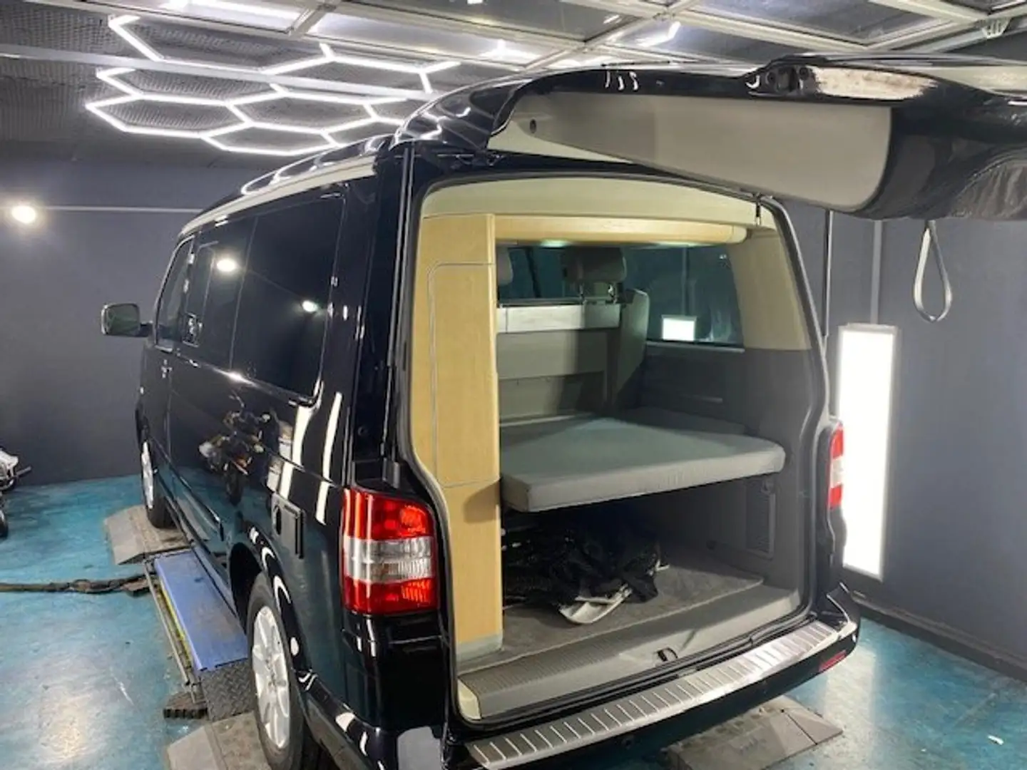 Volkswagen T5 California Negru - 2