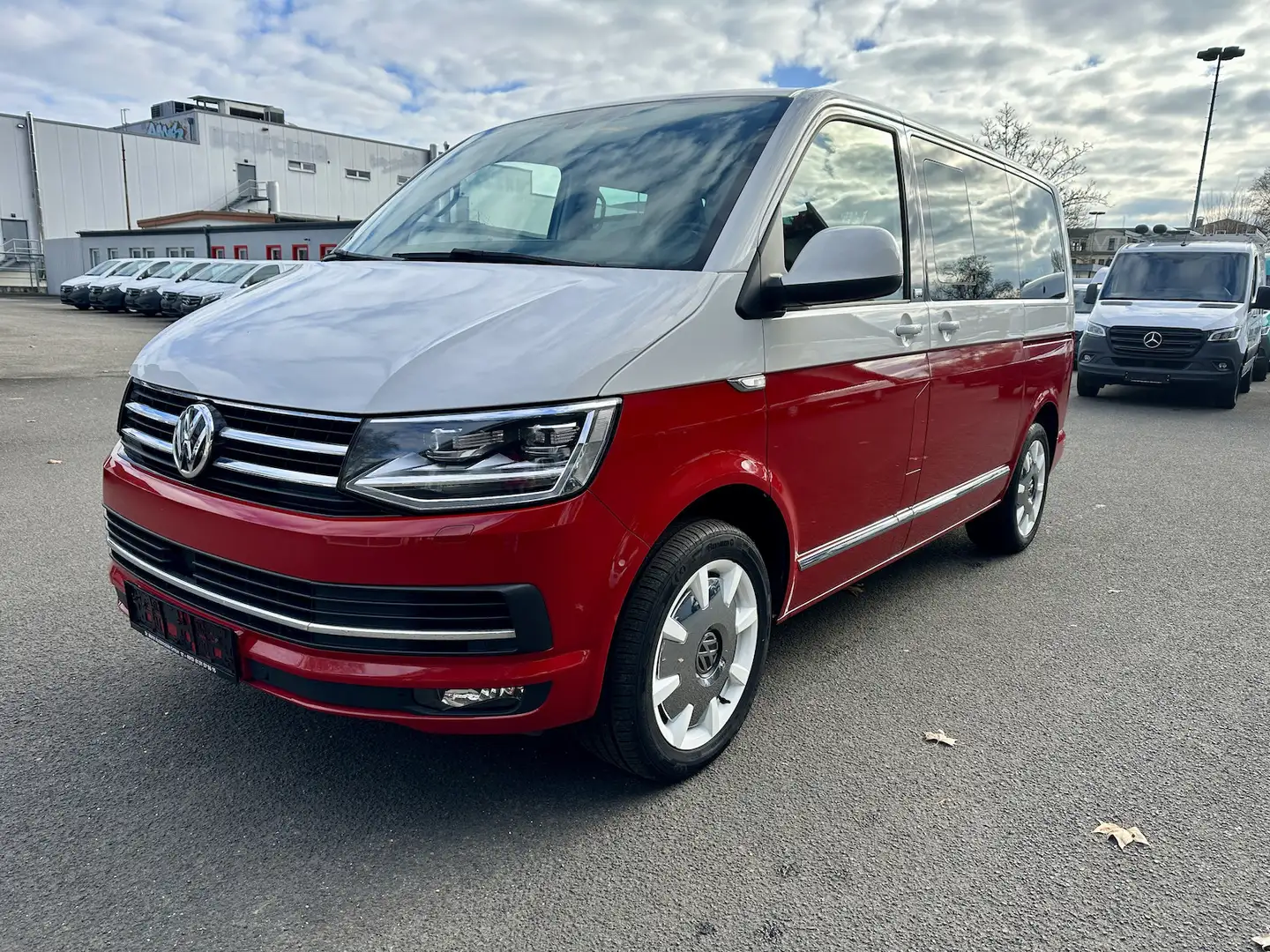 Volkswagen T6 Transporter Multivan Generation Six 2x Schiebetür Weiß - 1