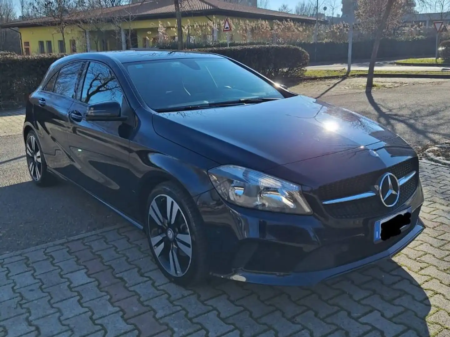 Mercedes-Benz A 200 Classe A - W176 d Sport auto my16 Blu/Azzurro - 1