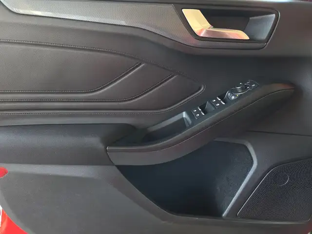Ford Focus view 13