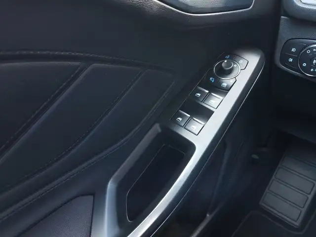 Ford Focus view 14