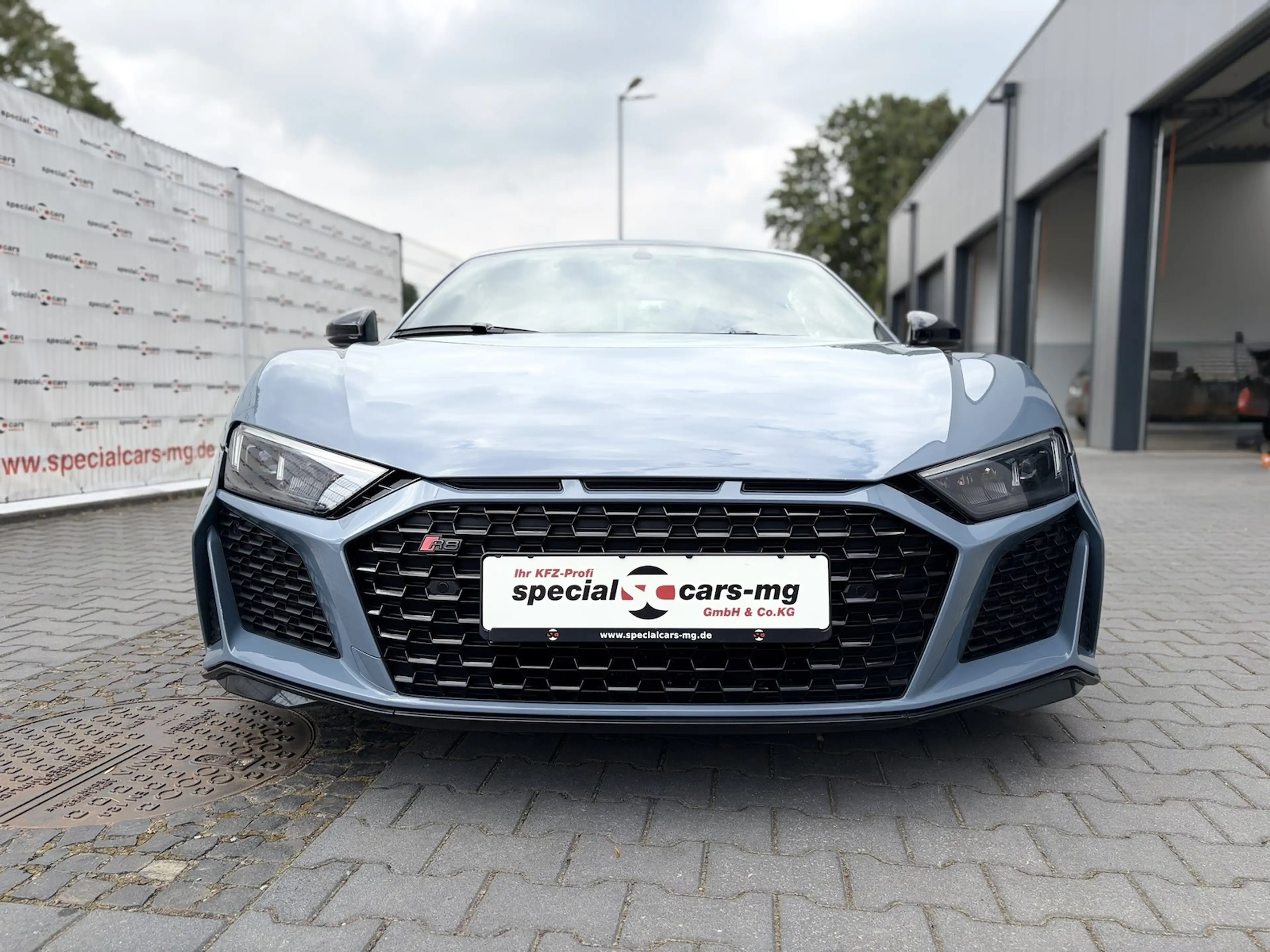 Audi R8 5.2 FSI quattro / 570PS / V10 FSI — photo 11