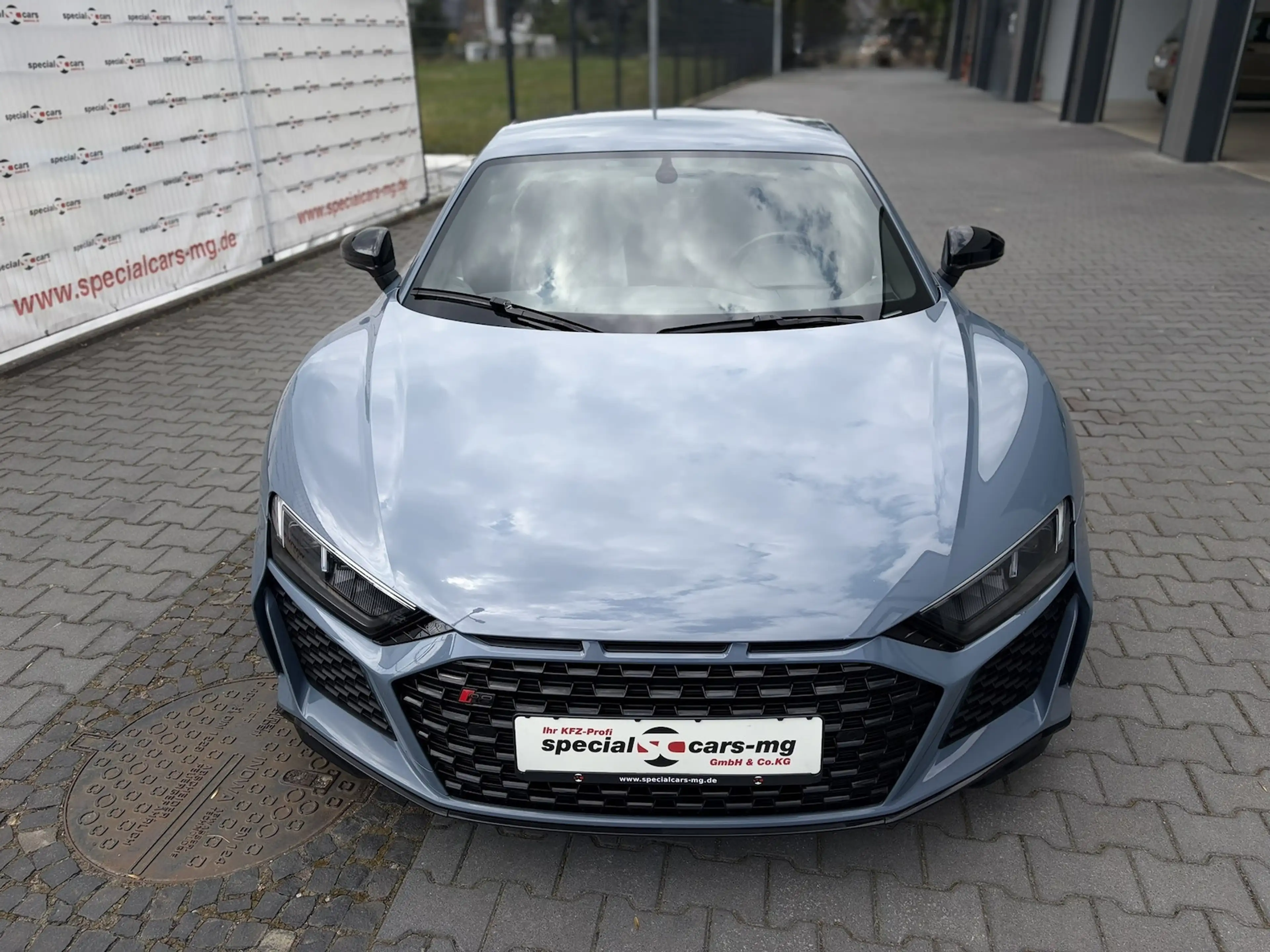 Audi R8 5.2 FSI quattro / 570PS / V10 FSI — photo 12