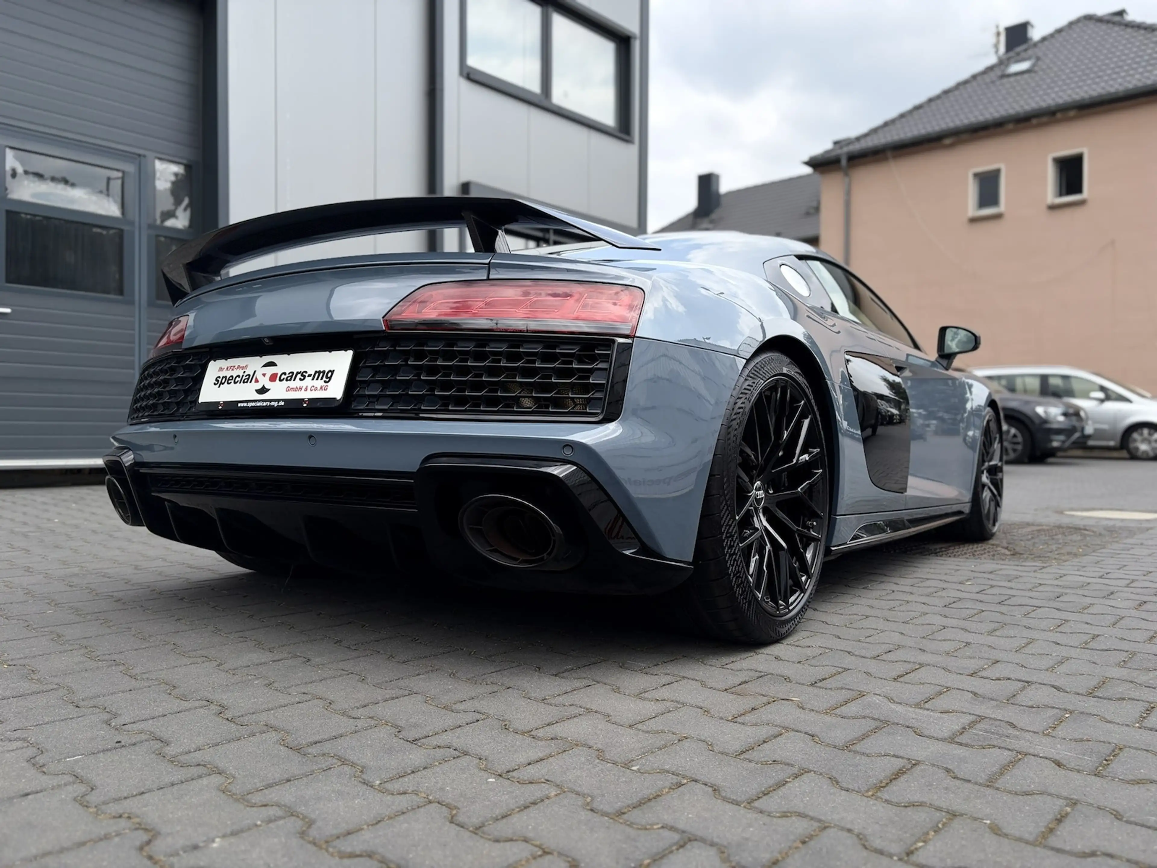 Audi R8 5.2 FSI quattro / 570PS / V10 FSI — photo 7